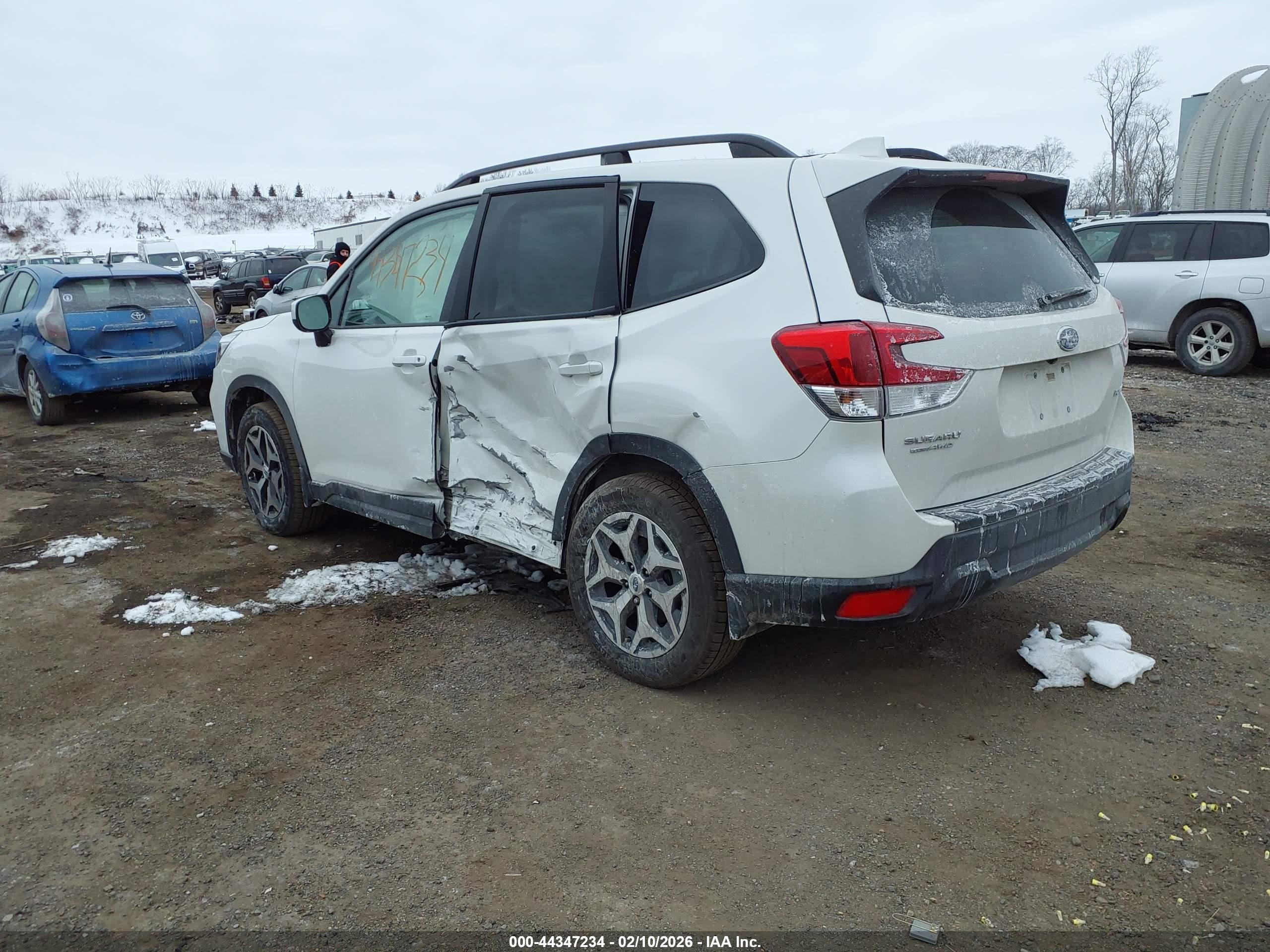 SUBARU FORESTER image 3