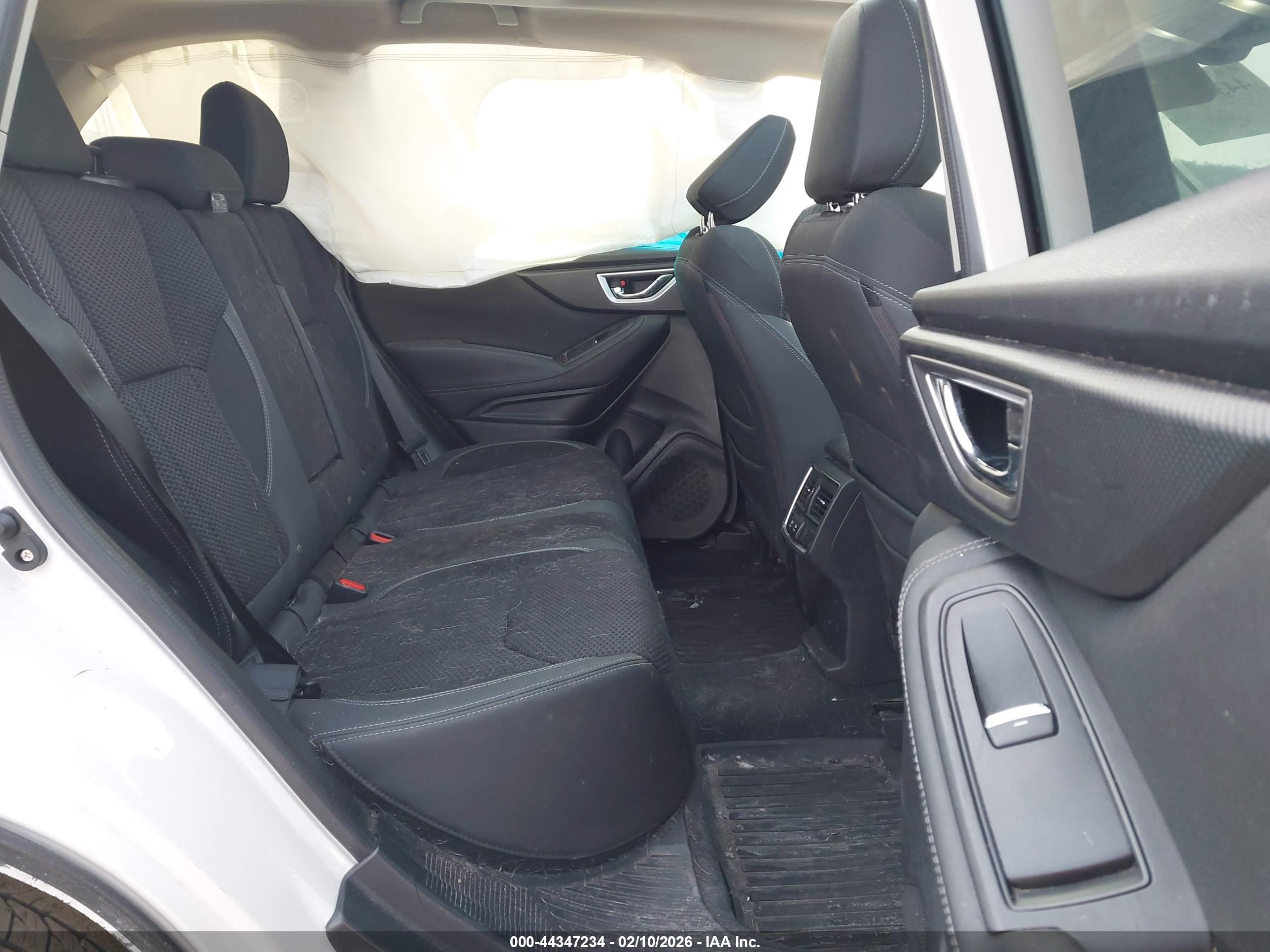SUBARU FORESTER image 8