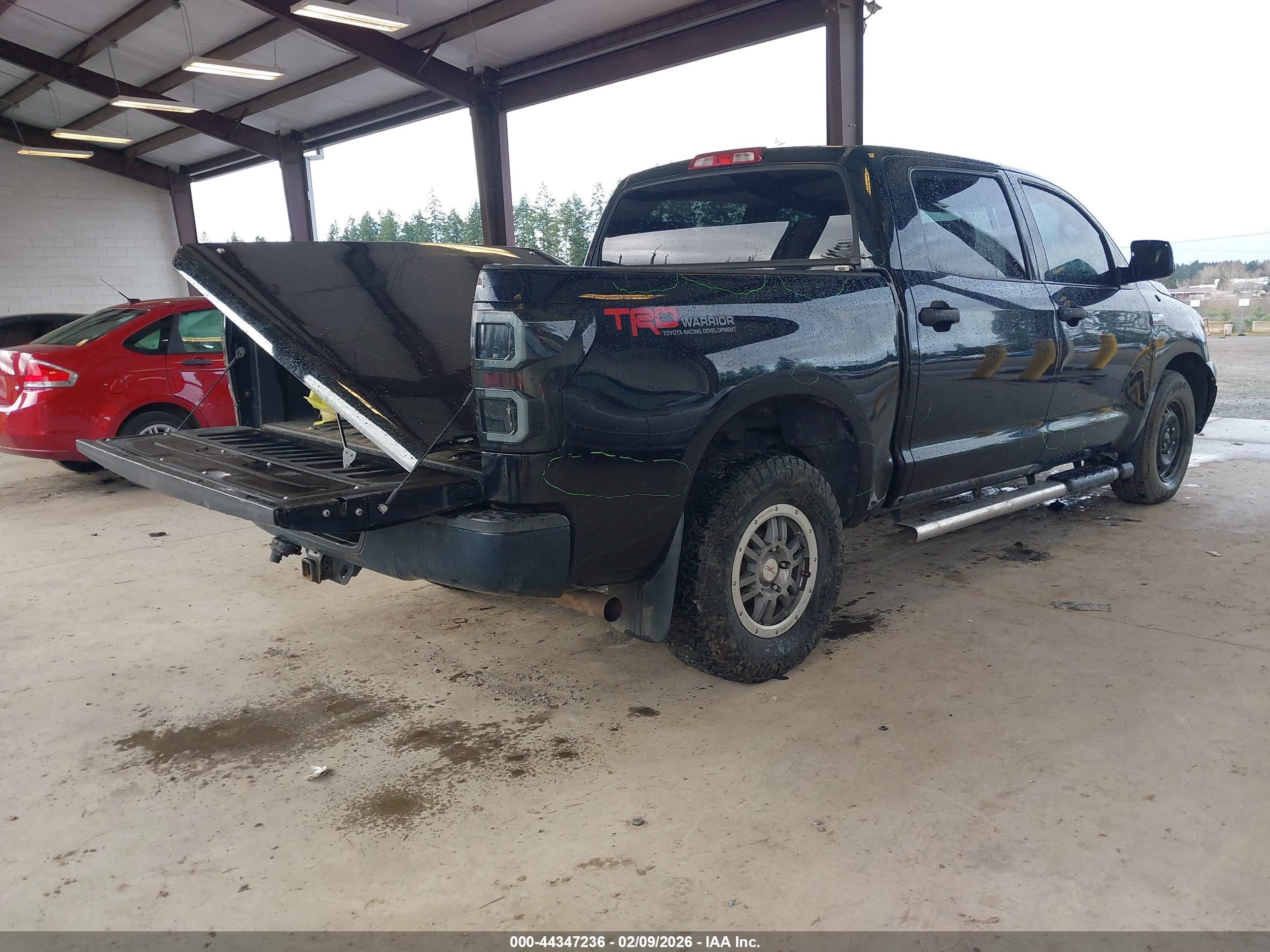 TOYOTA TUNDRA image 4