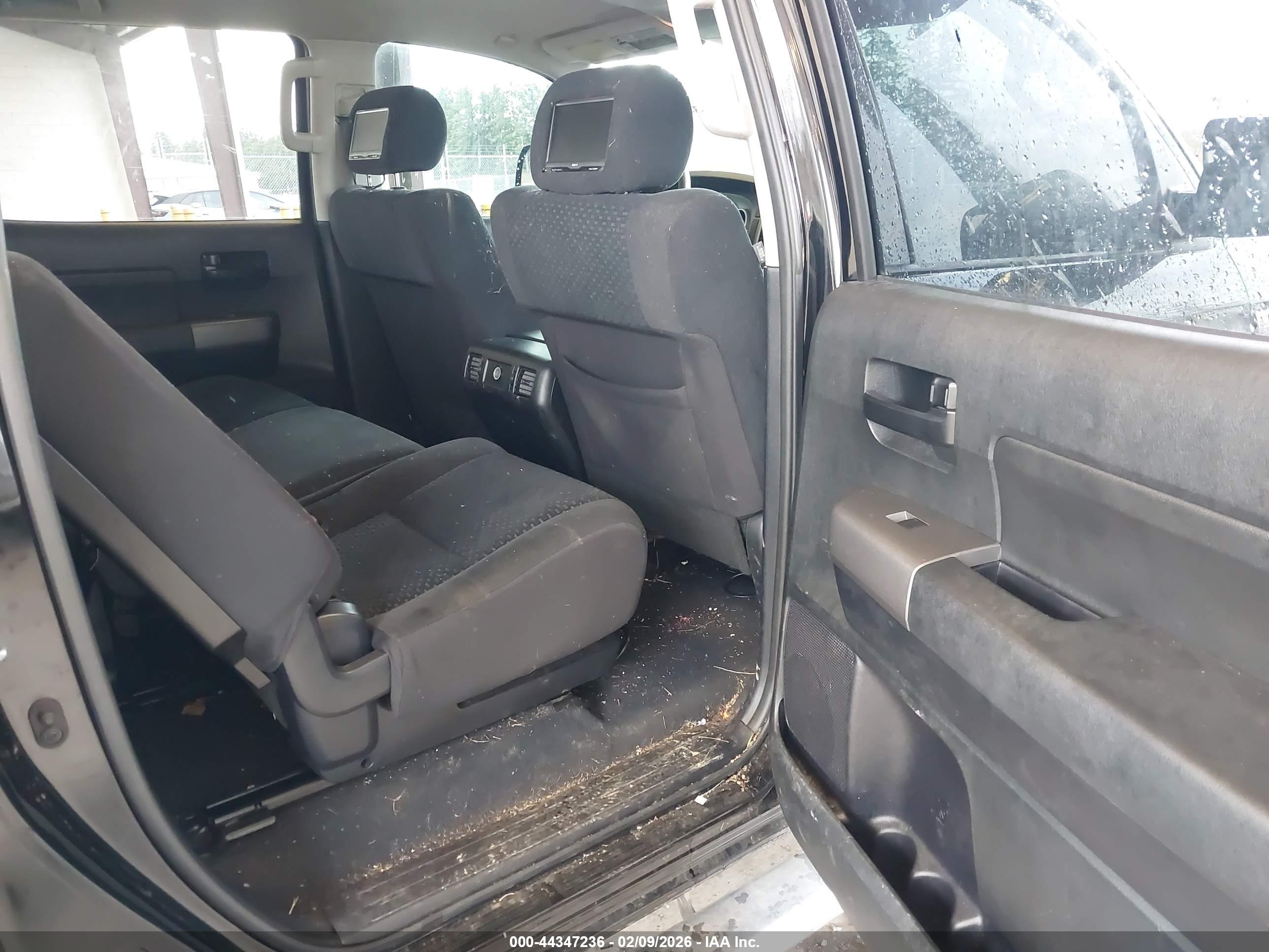 TOYOTA TUNDRA image 8