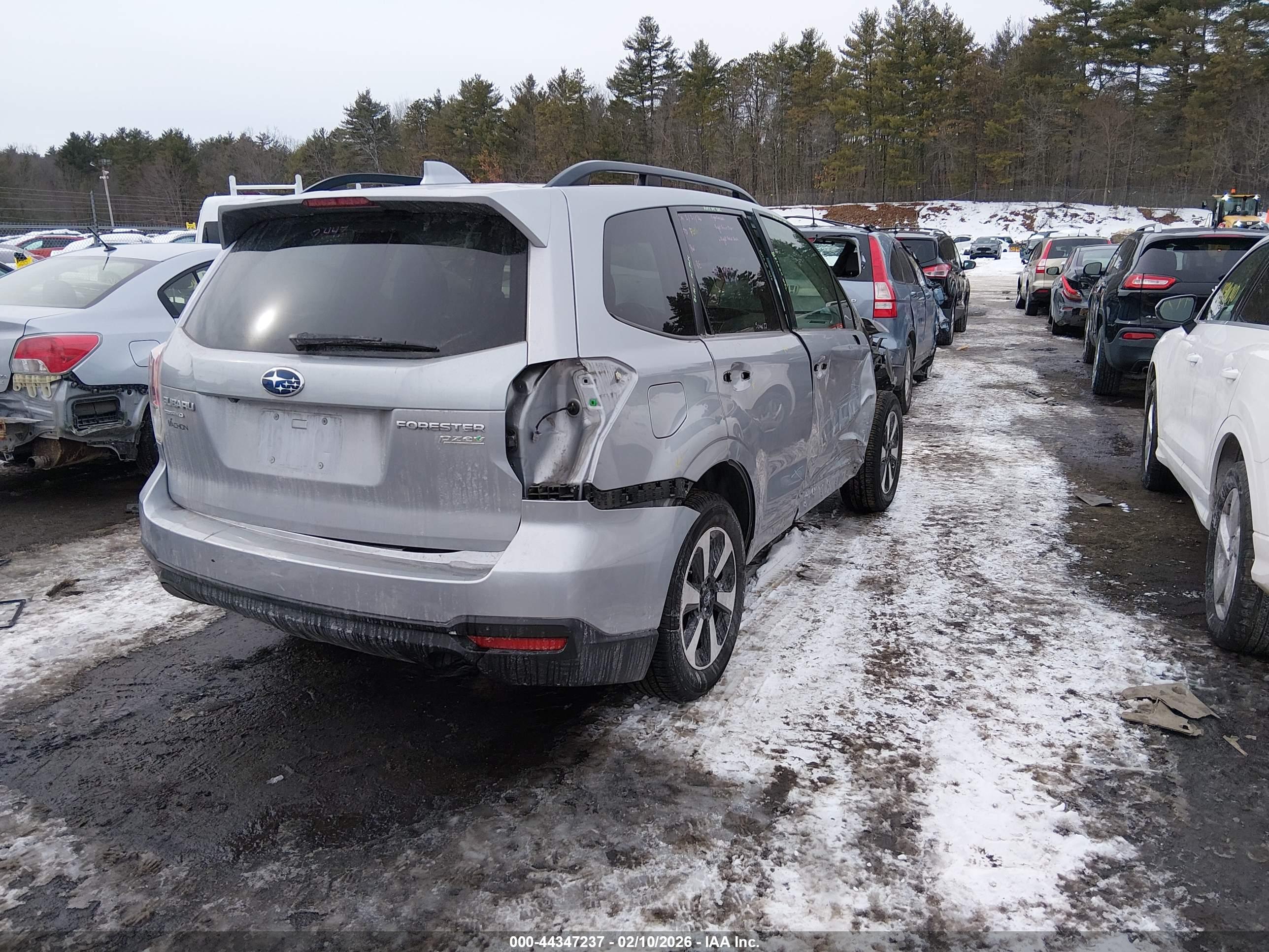 SUBARU FORESTER image 4