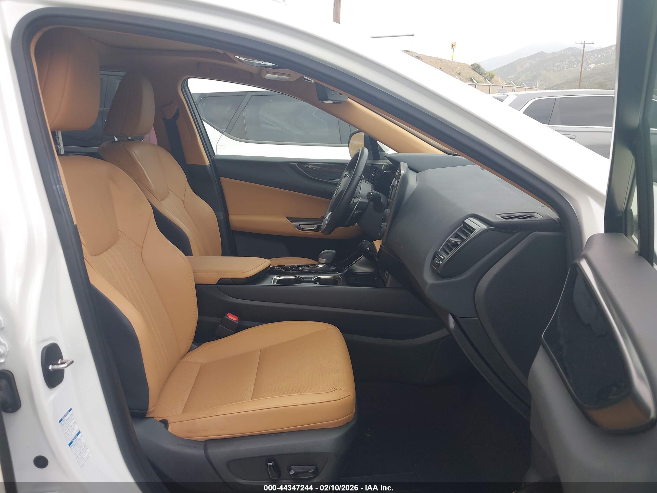 LEXUS NX image 5