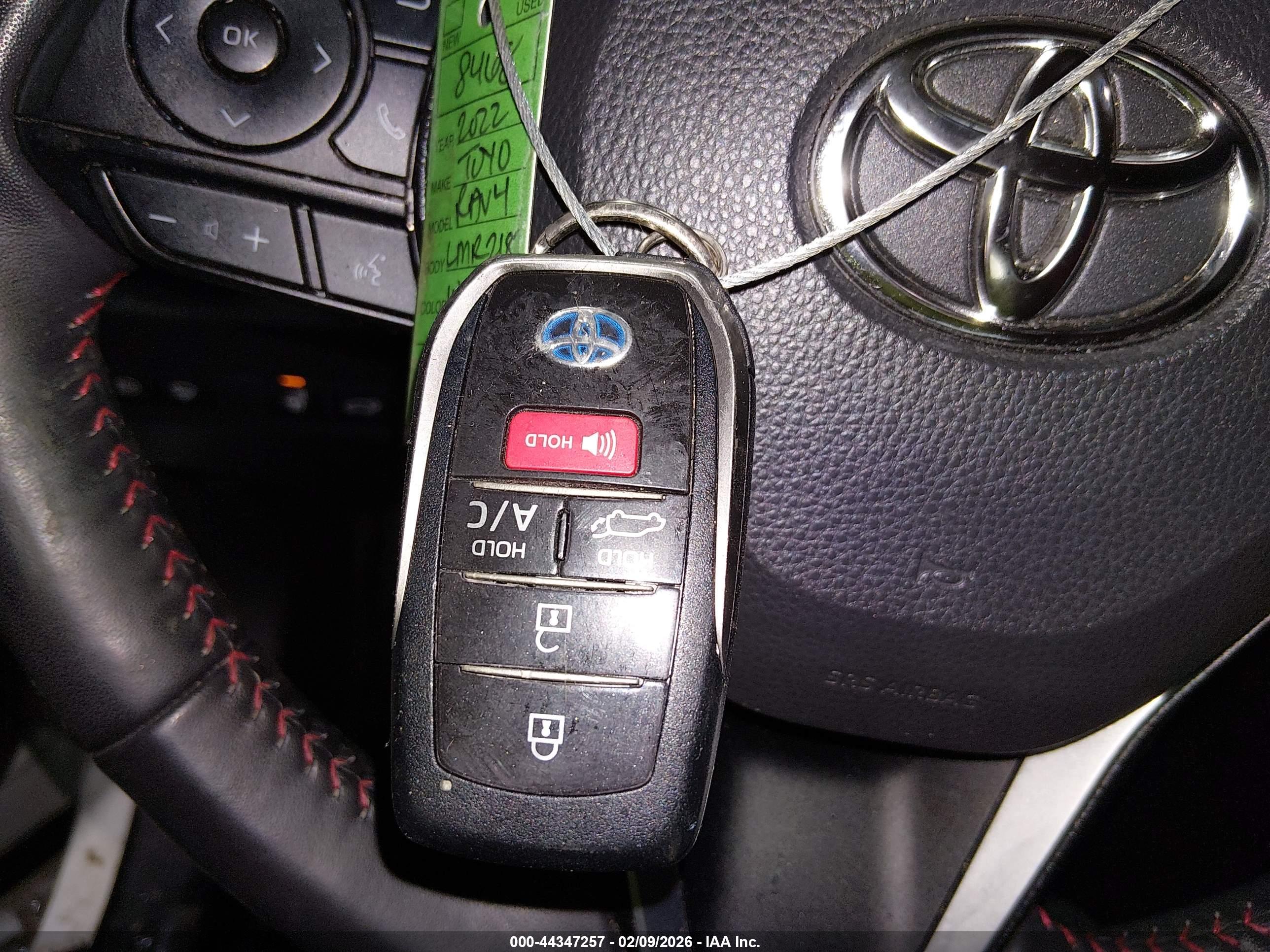 TOYOTA RAV4 image 11