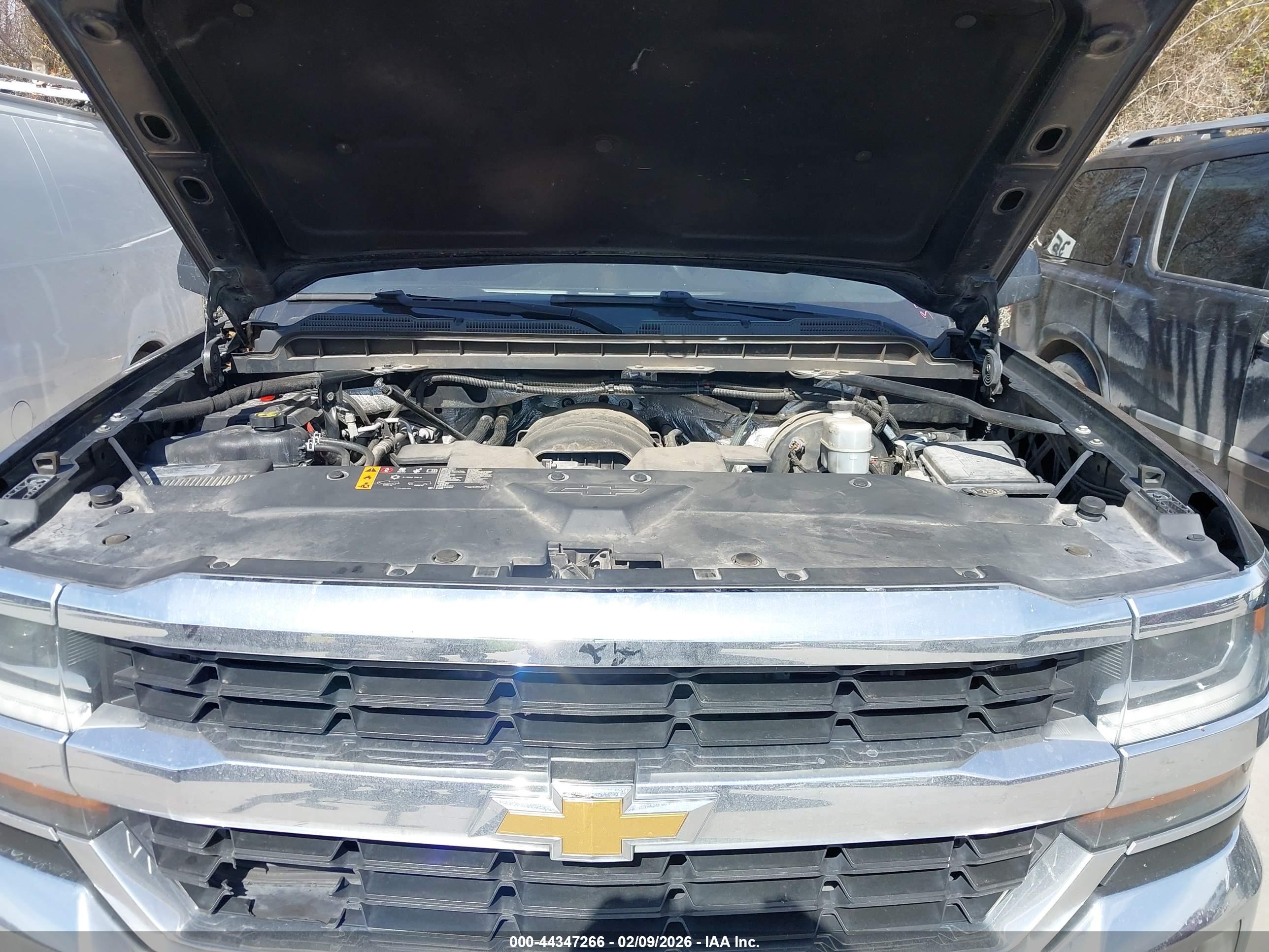 CHEVROLET SILVERADO image 10