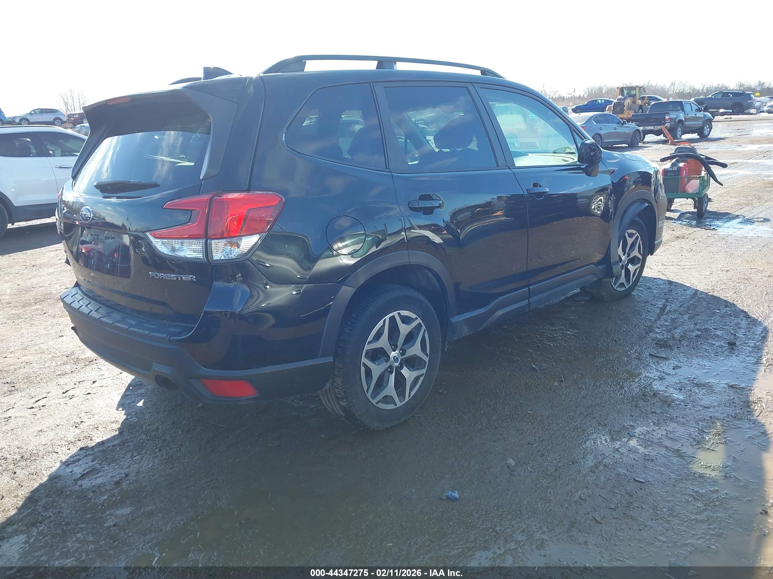 SUBARU FORESTER image 4