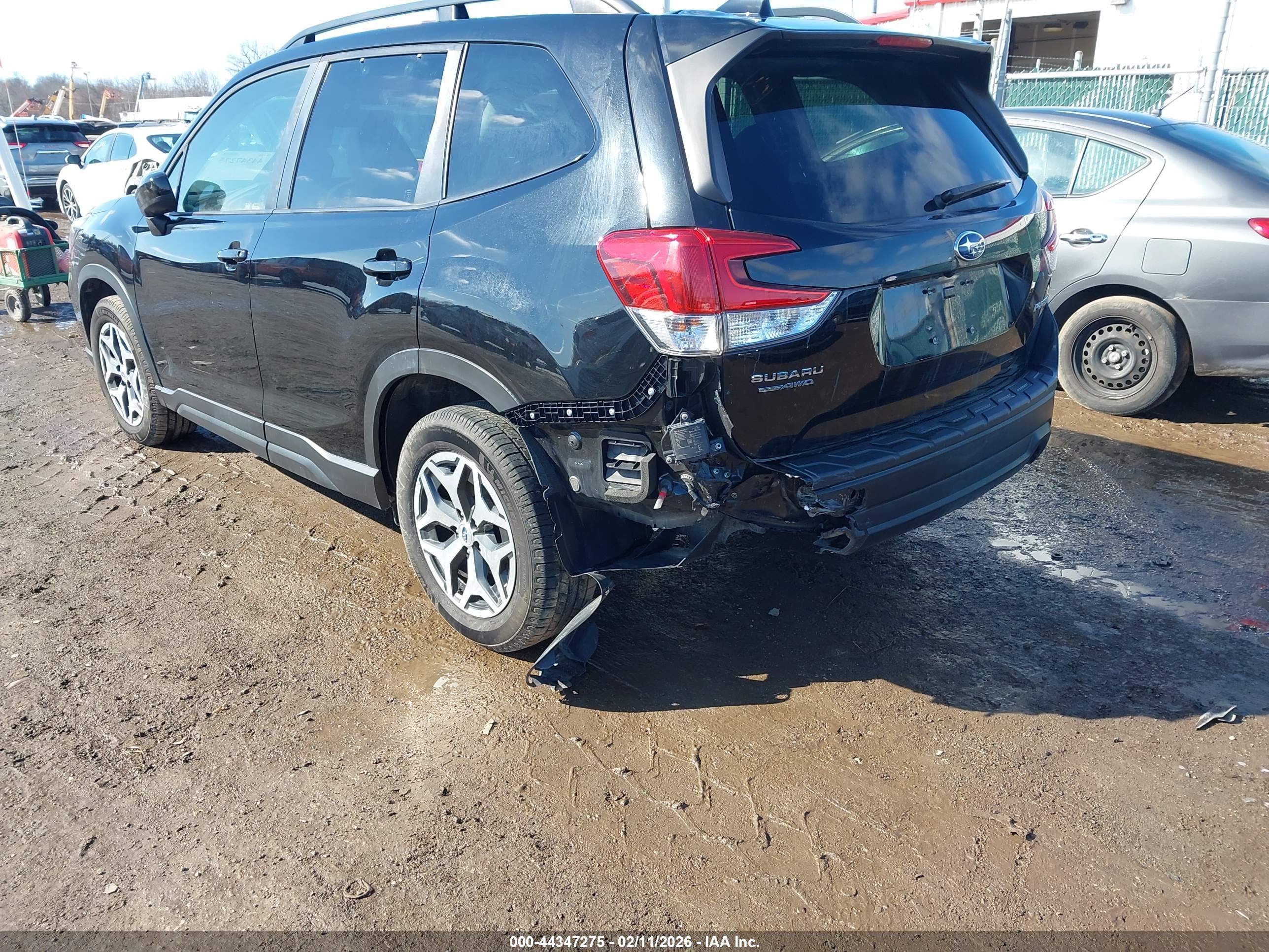 SUBARU FORESTER image 6