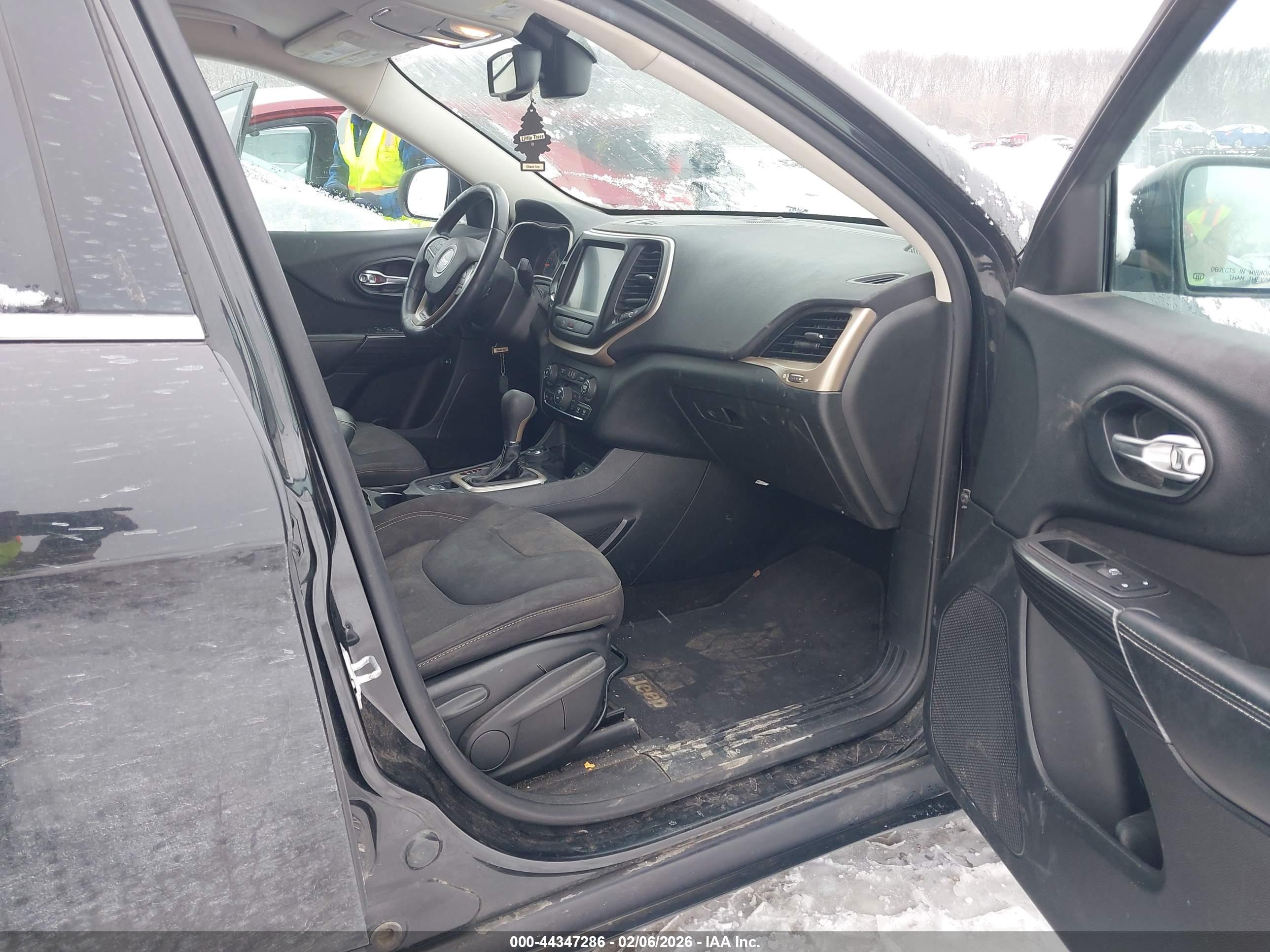 JEEP CHEROKEE image 5