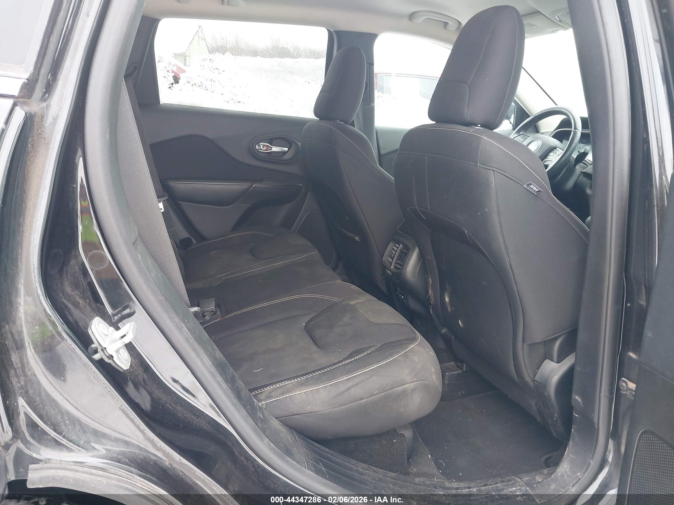 JEEP CHEROKEE image 8