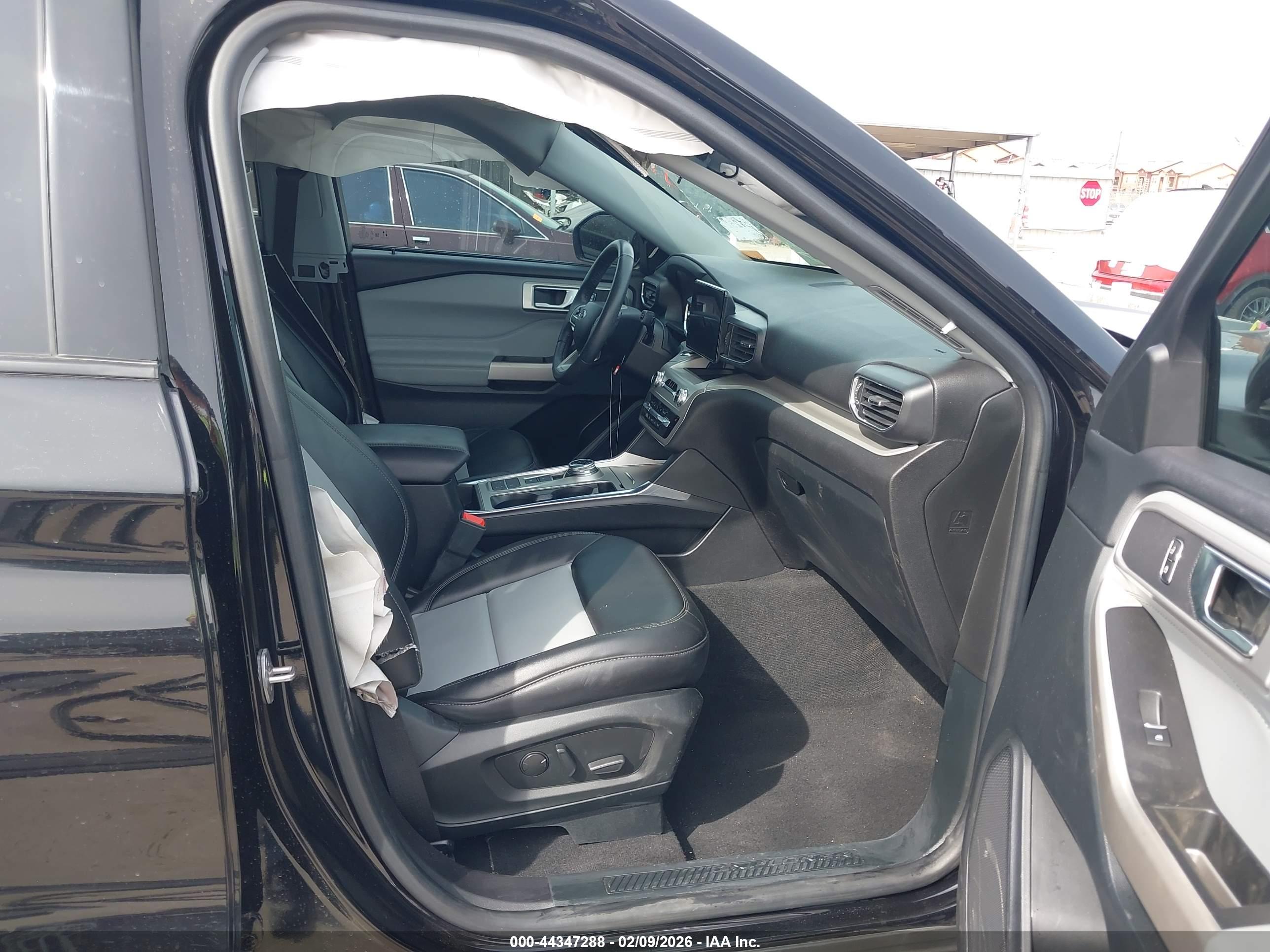 FORD EXPLORER image 5
