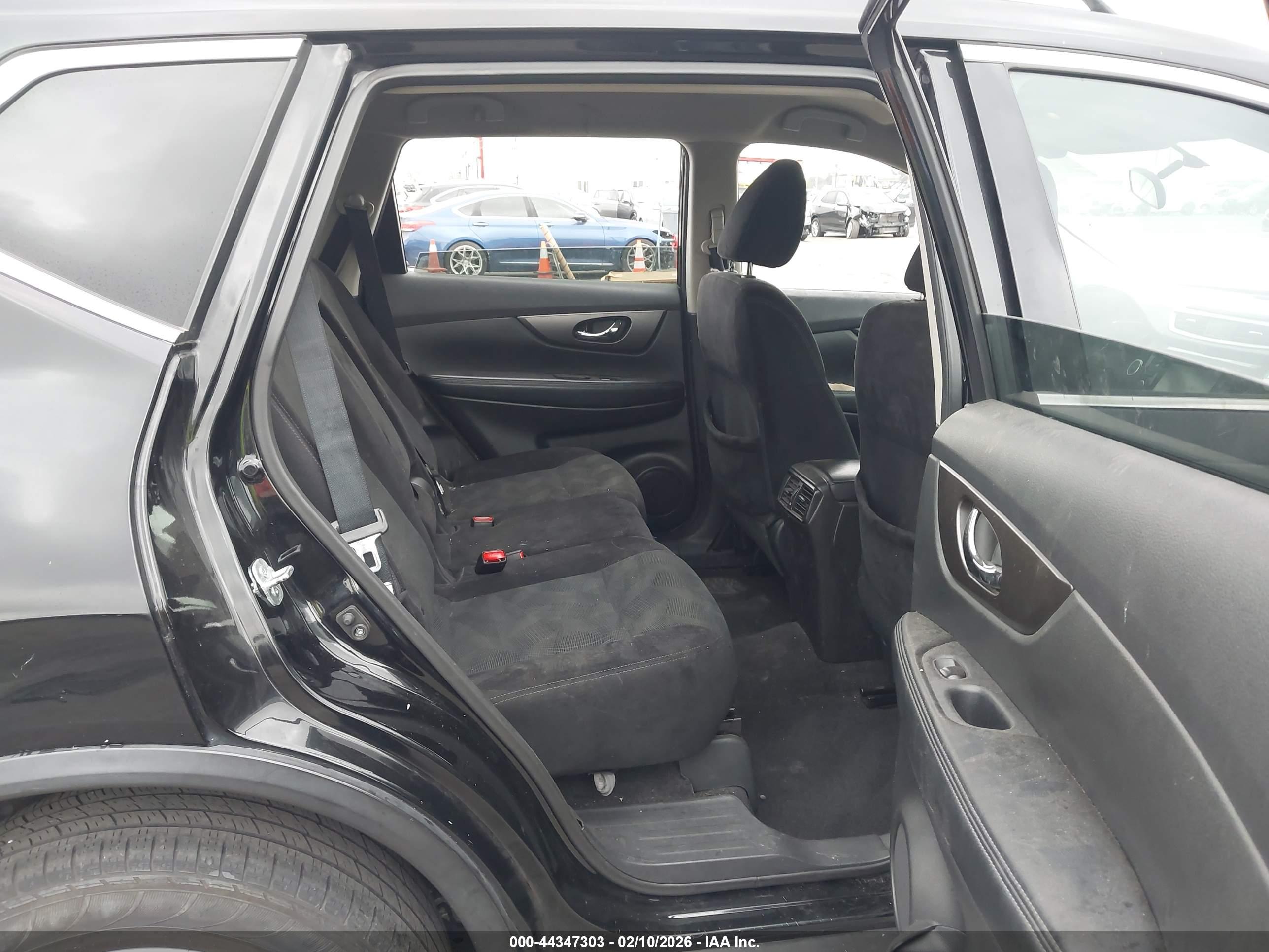 NISSAN ROGUE image 8