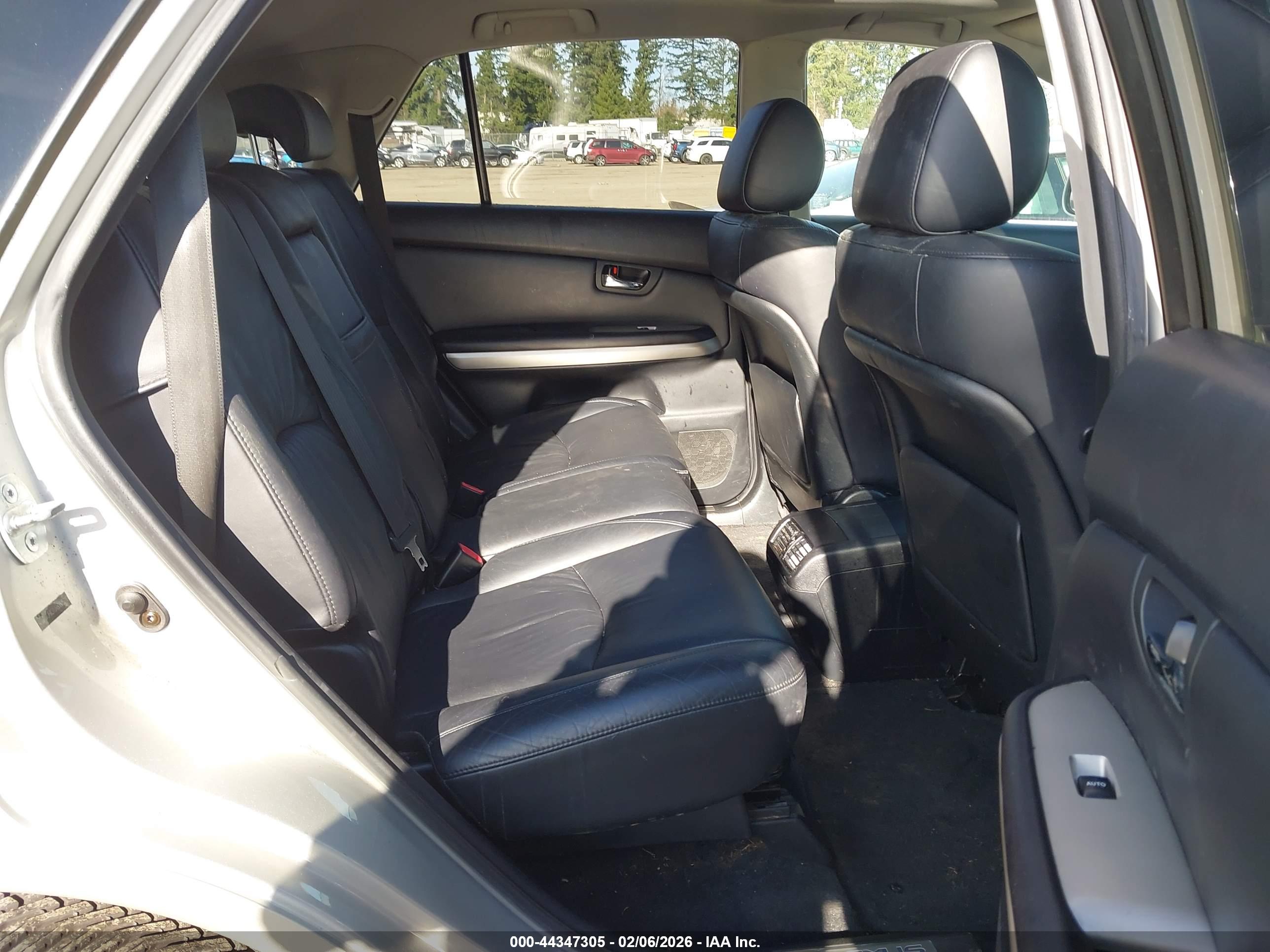 LEXUS RX image 8