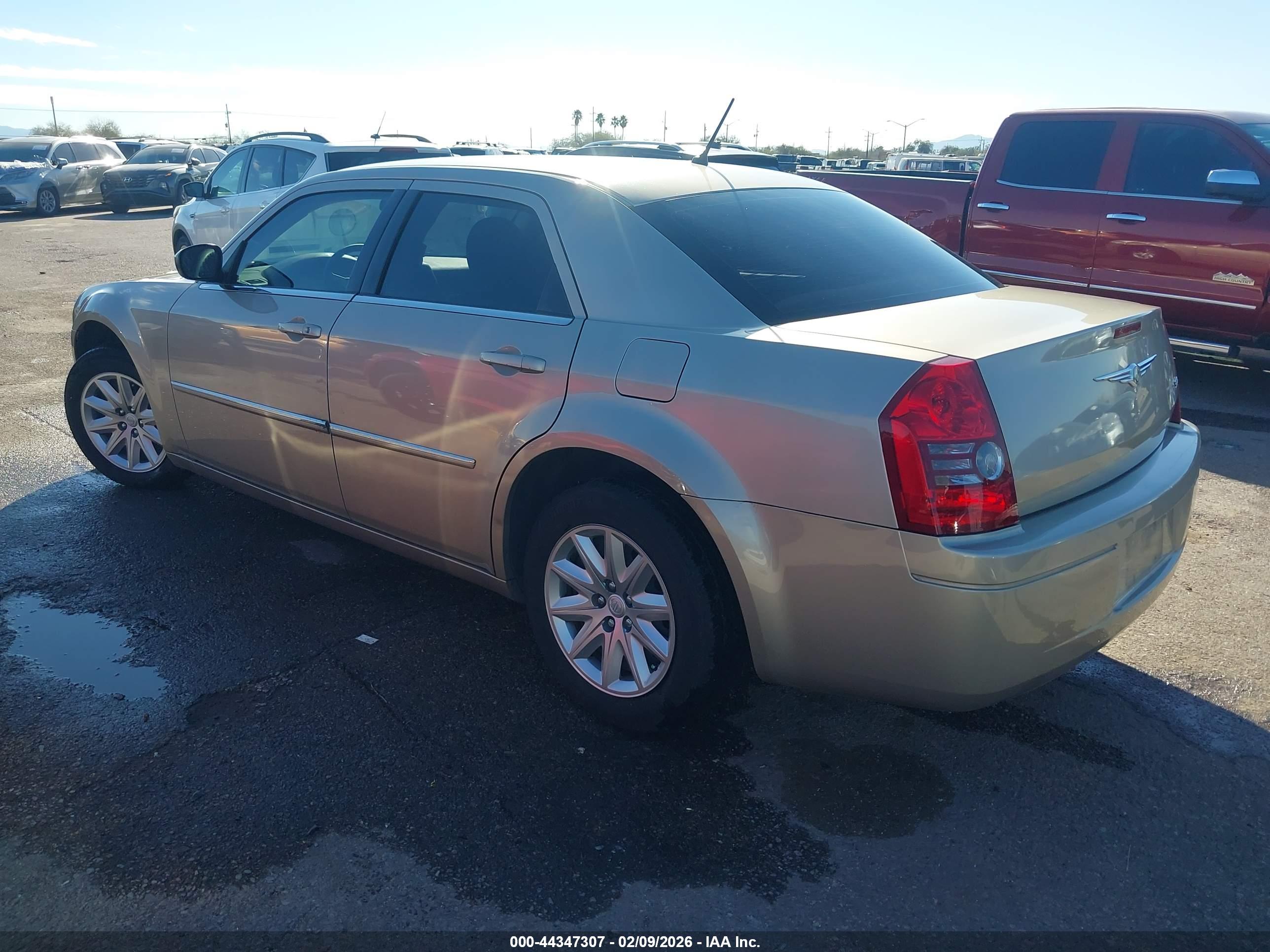 CHRYSLER 300 image 3
