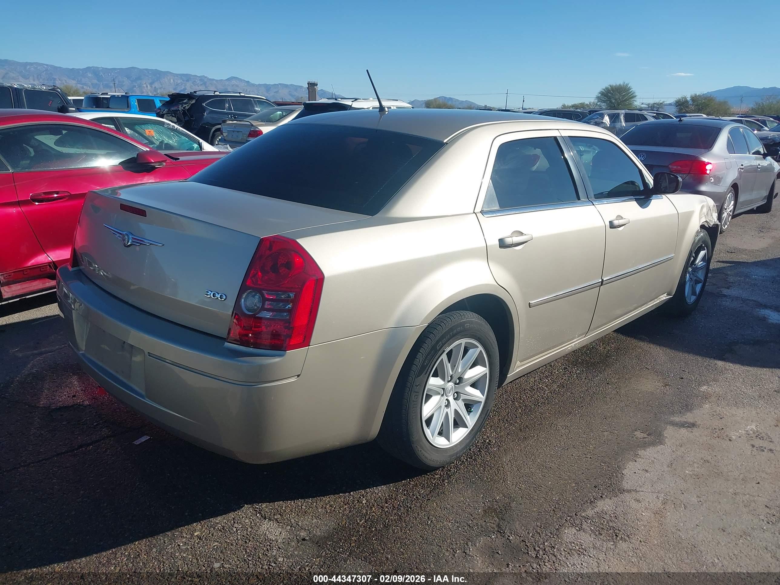 CHRYSLER 300 image 4