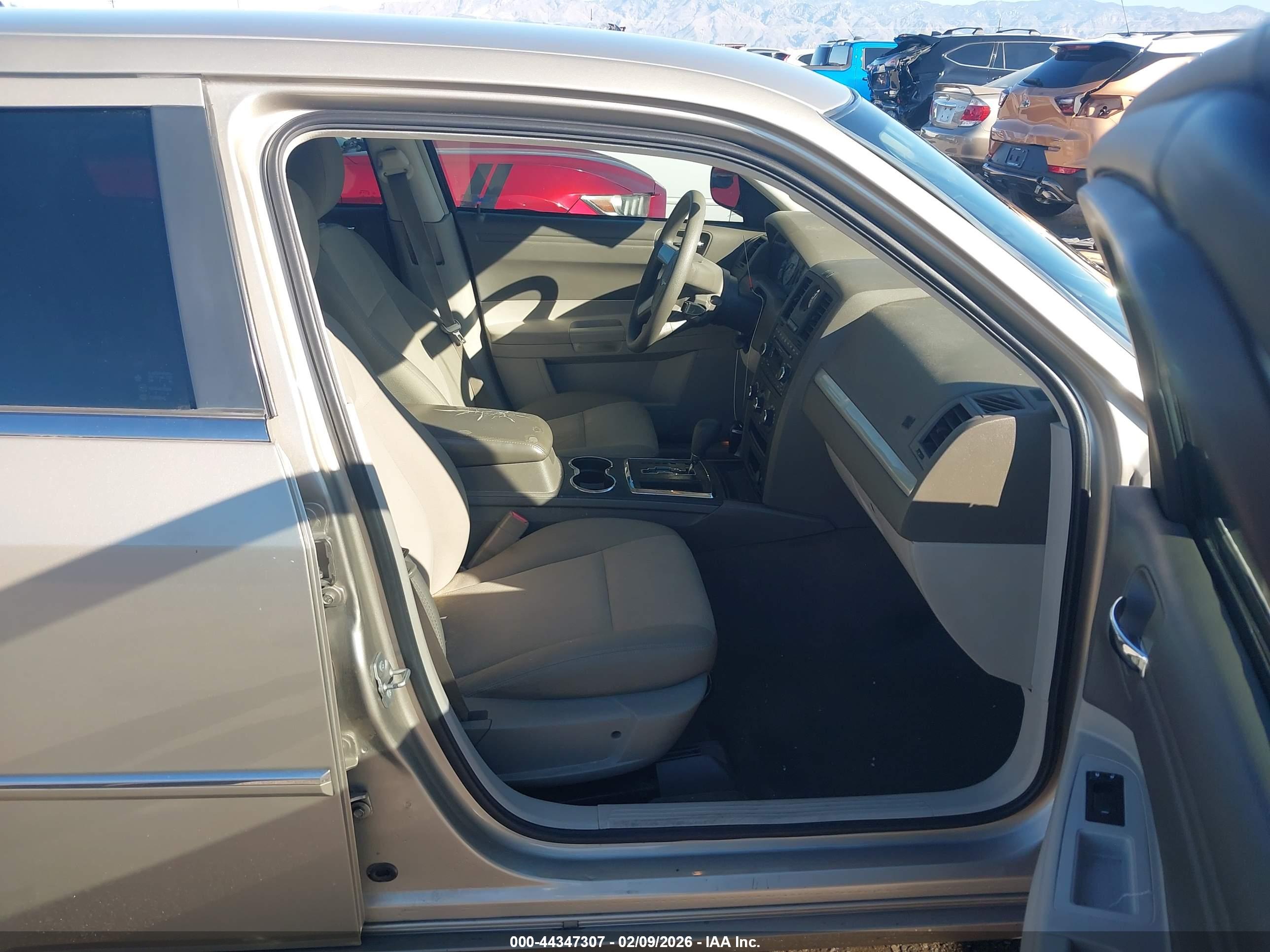 CHRYSLER 300 image 5