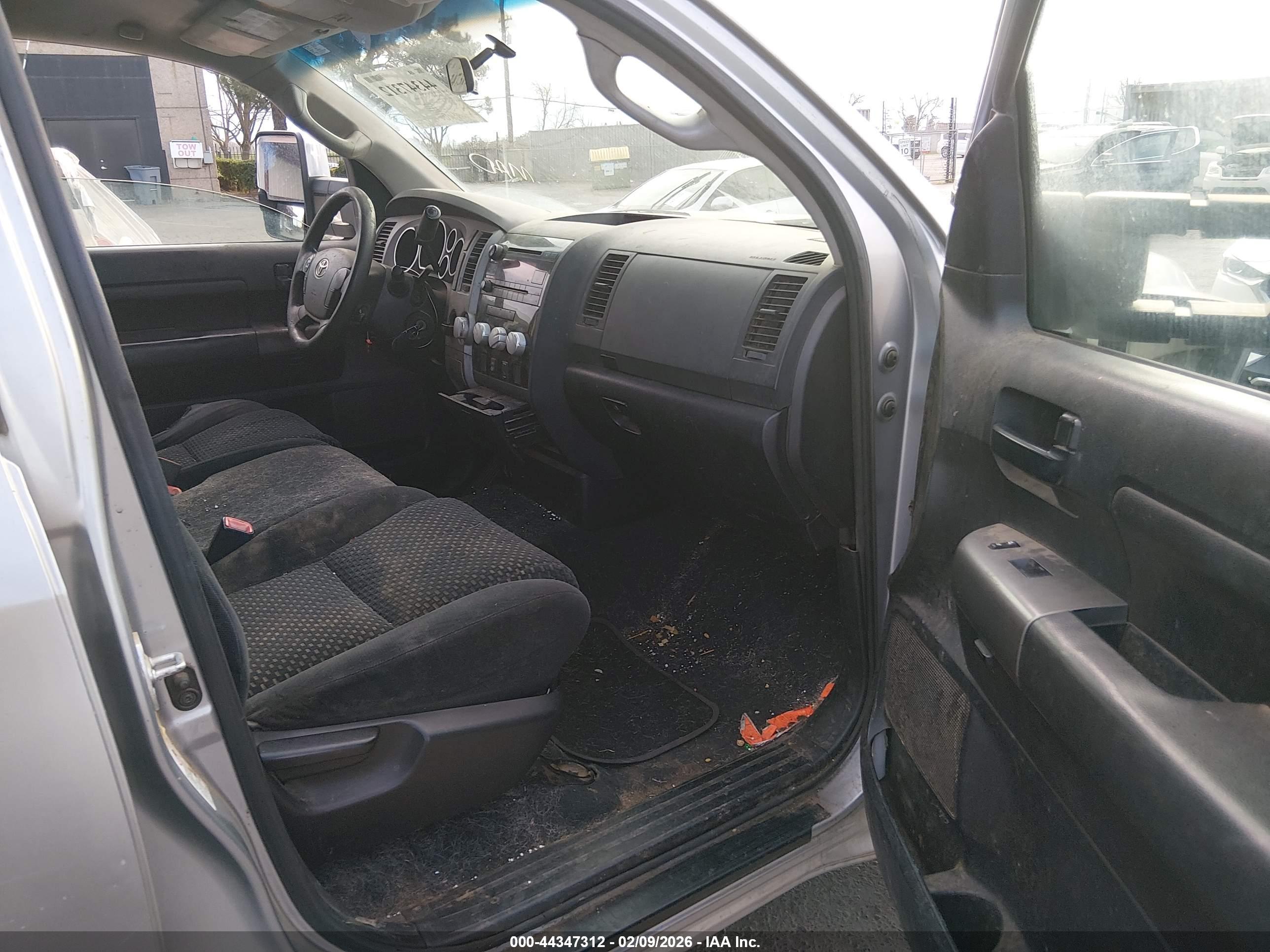TOYOTA TUNDRA image 5