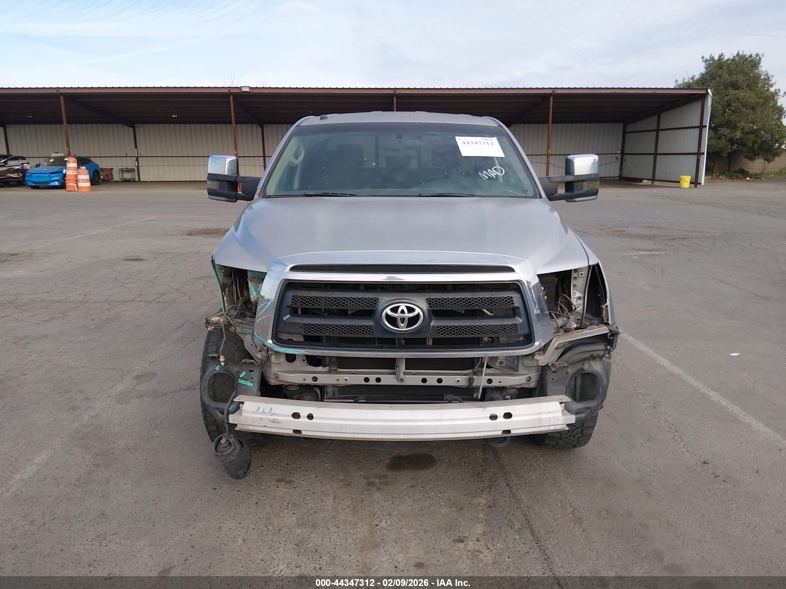TOYOTA TUNDRA image 6