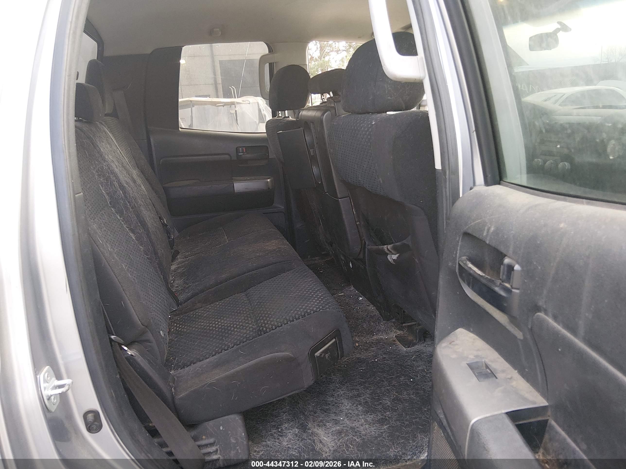 TOYOTA TUNDRA image 8