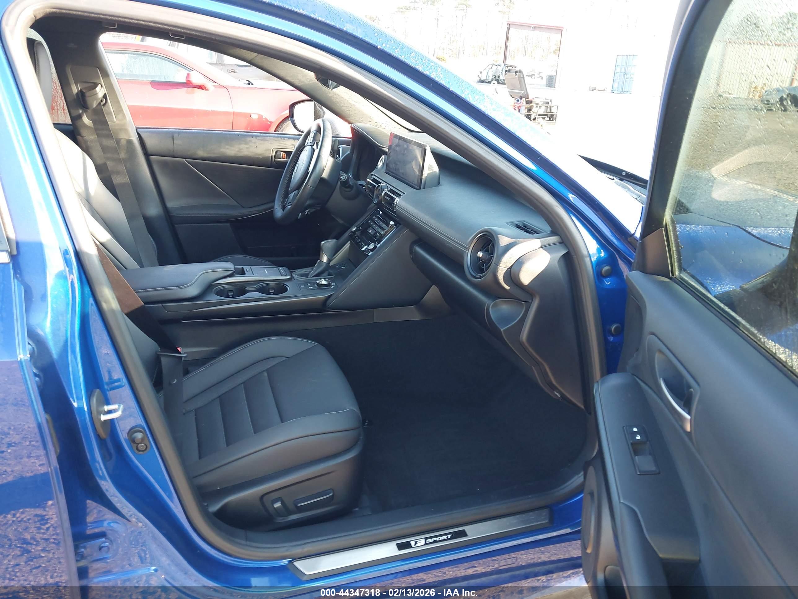 LEXUS IS image 5