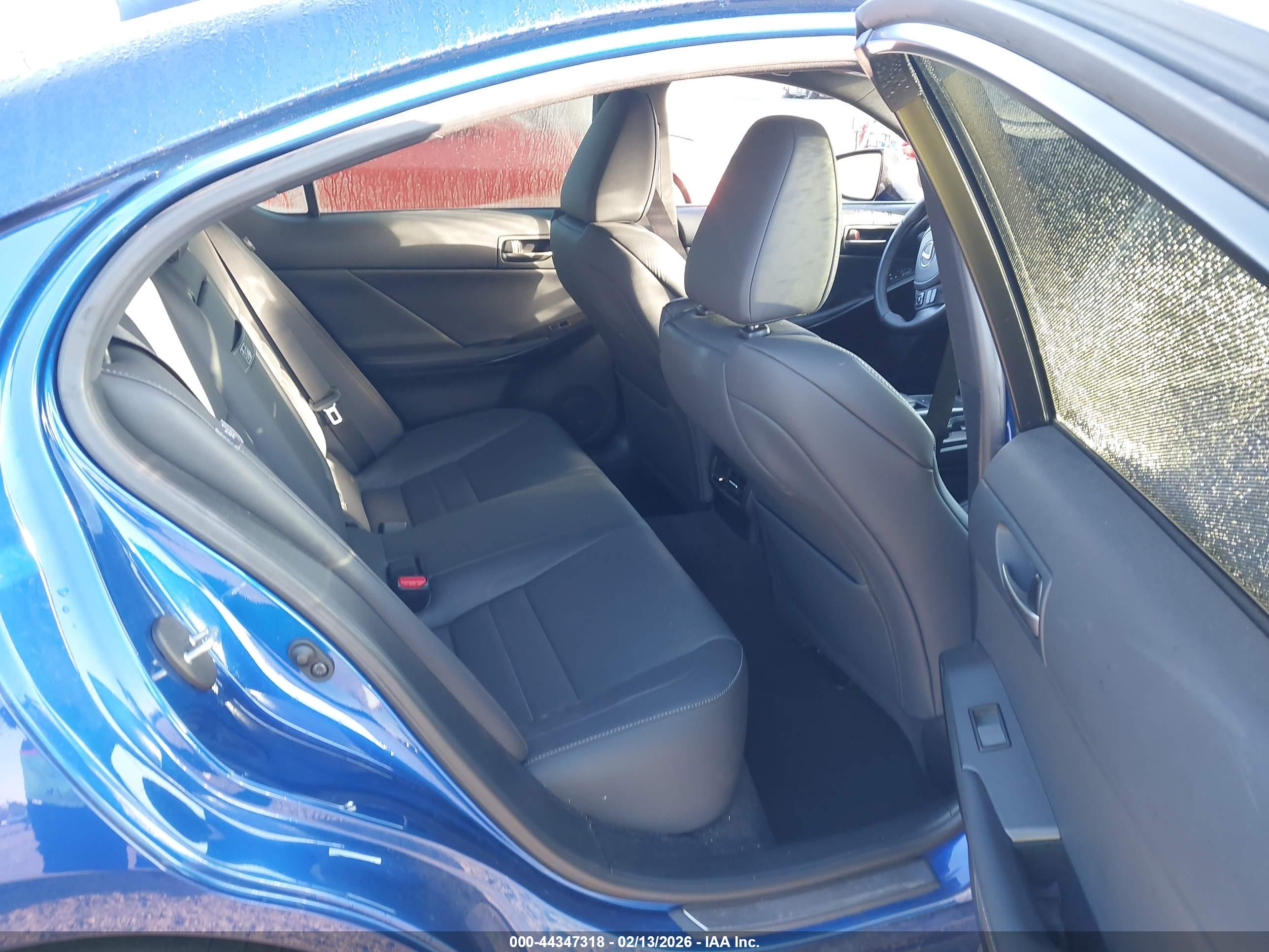 LEXUS IS image 8