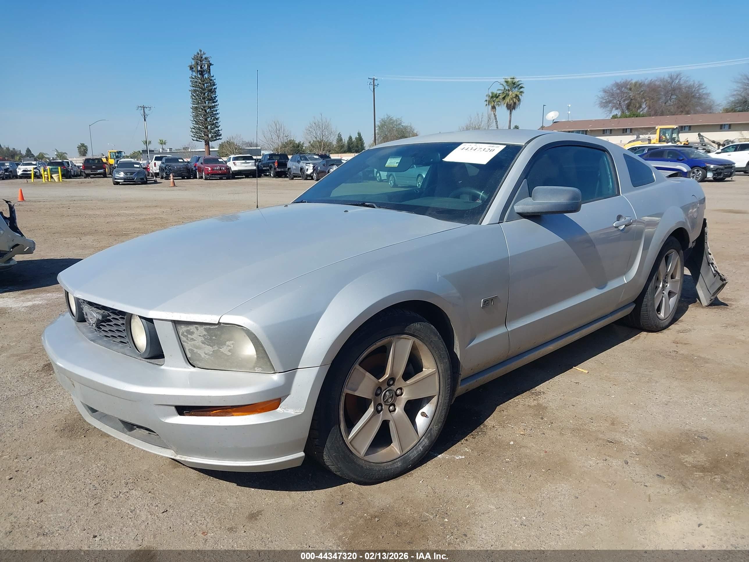 FORD MUSTANG image 2