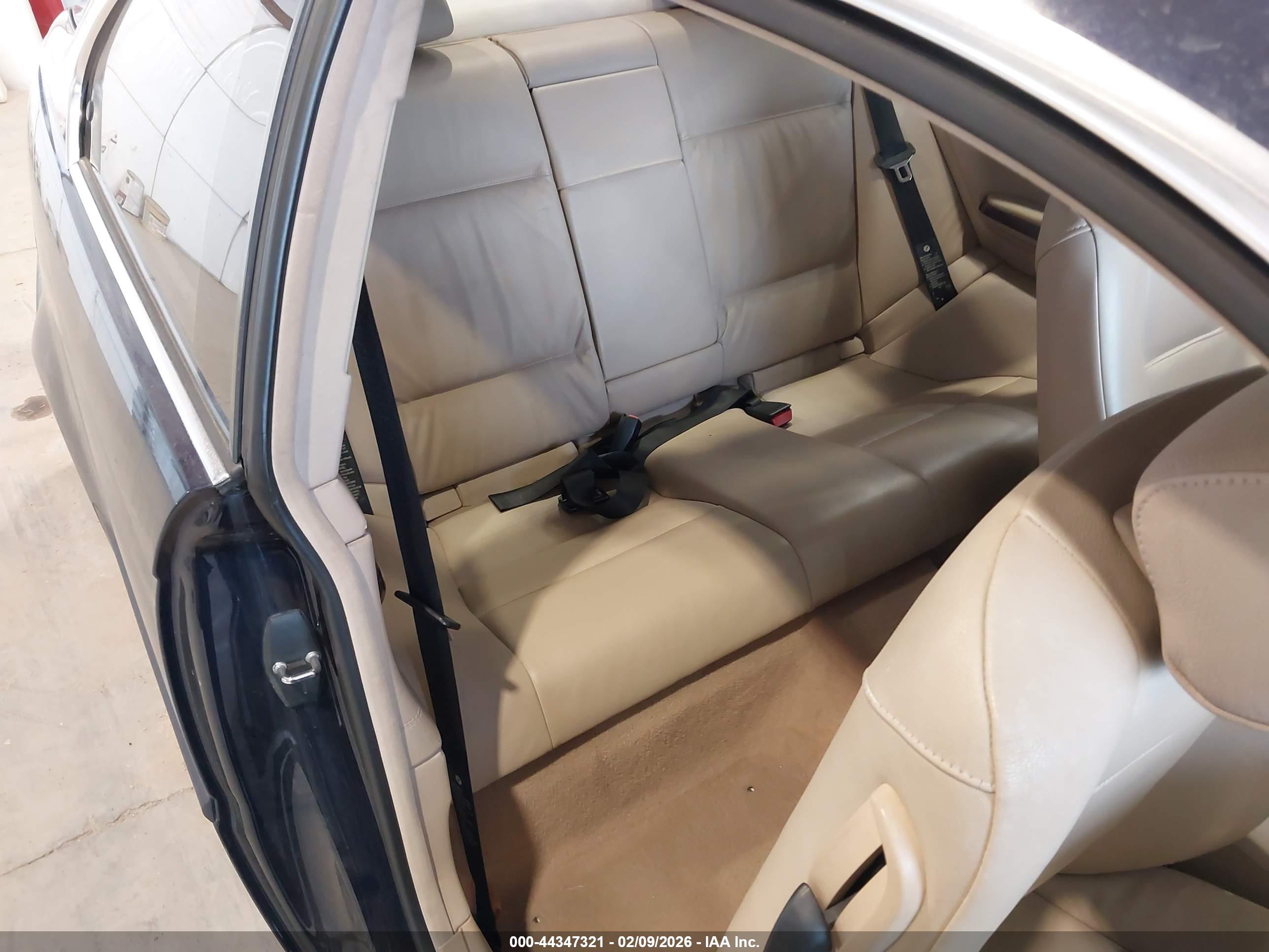 BMW 330CI image 8