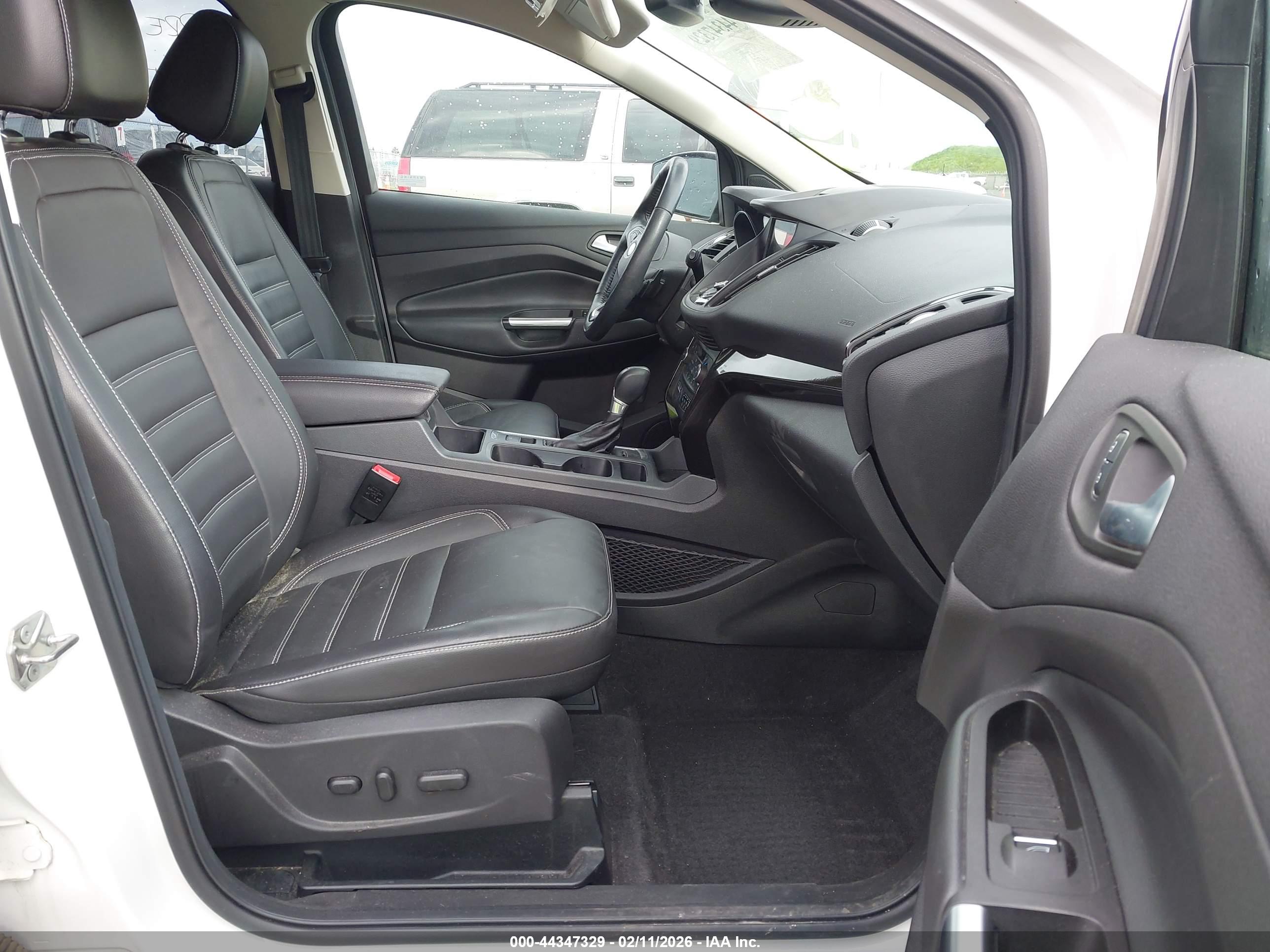 FORD ESCAPE image 5