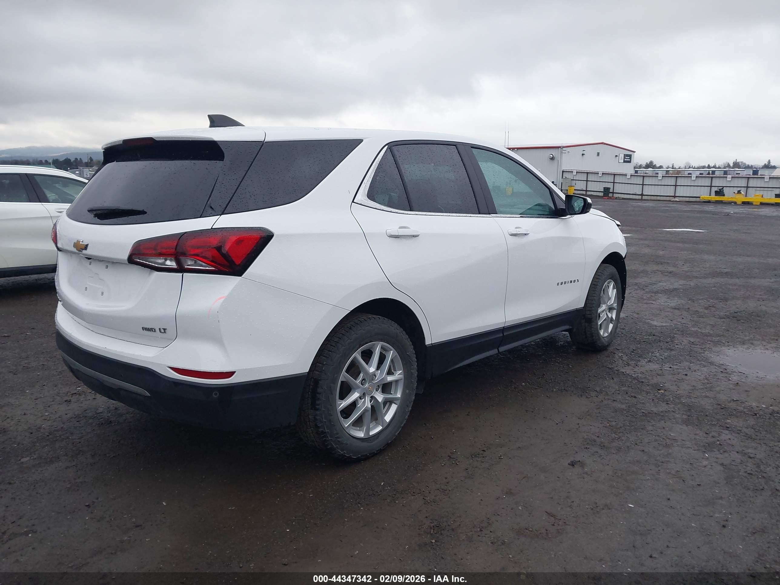 CHEVROLET EQUINOX image 4