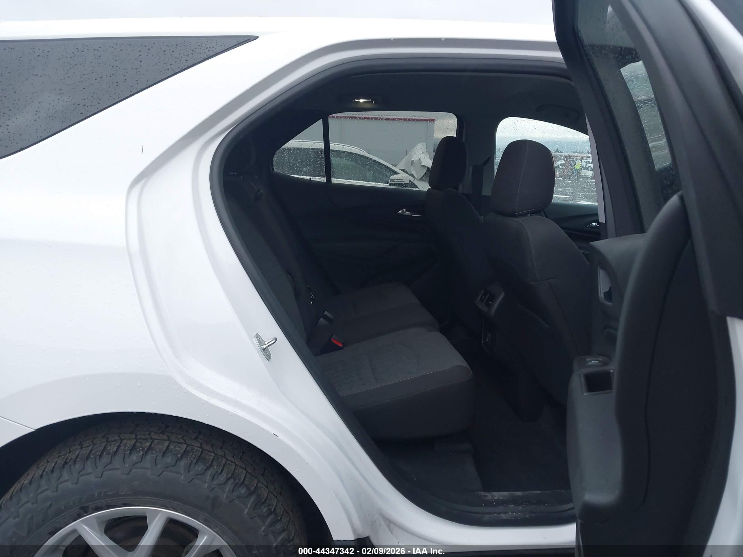 CHEVROLET EQUINOX image 8