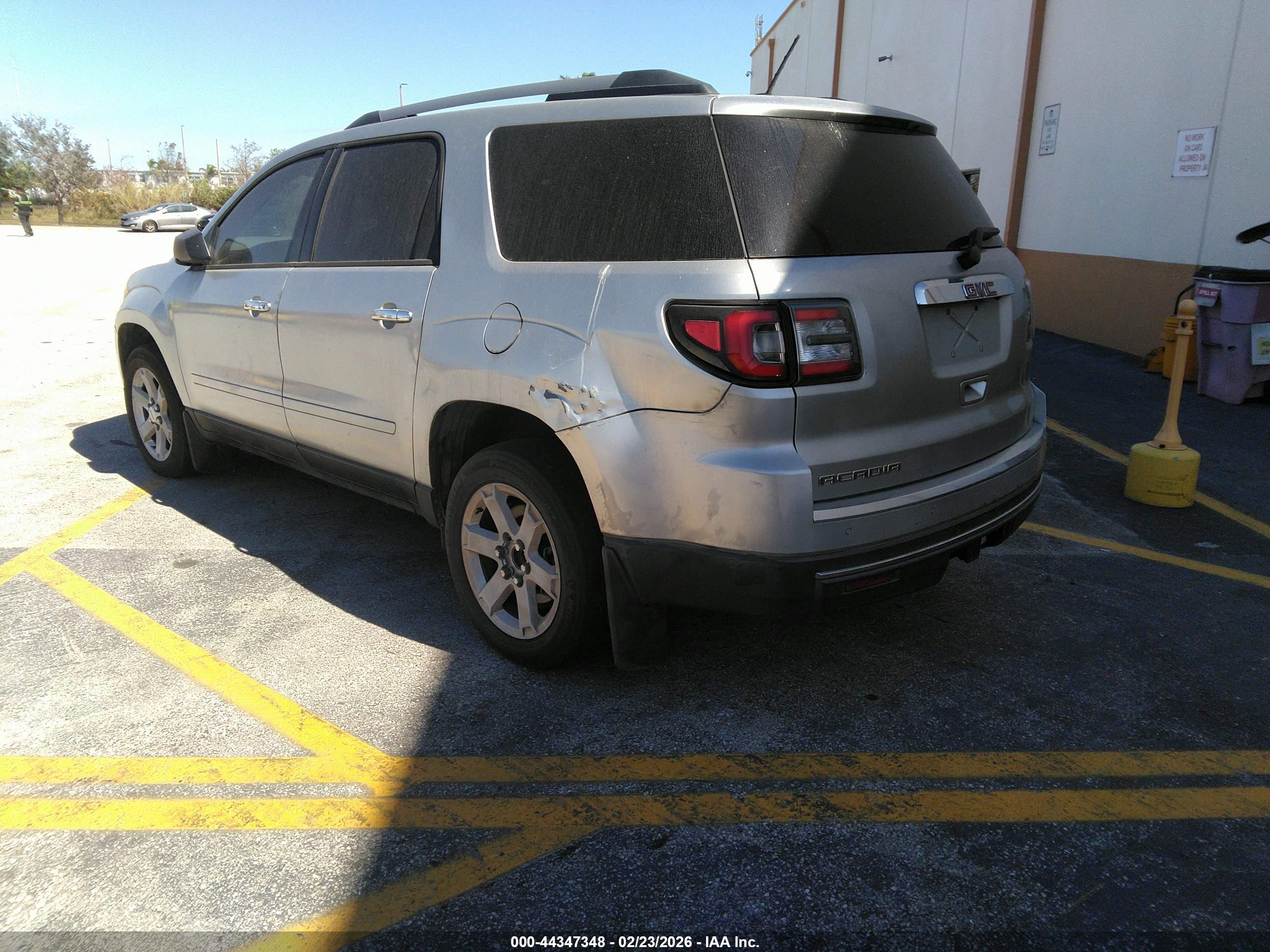 GMC ACADIA image 3