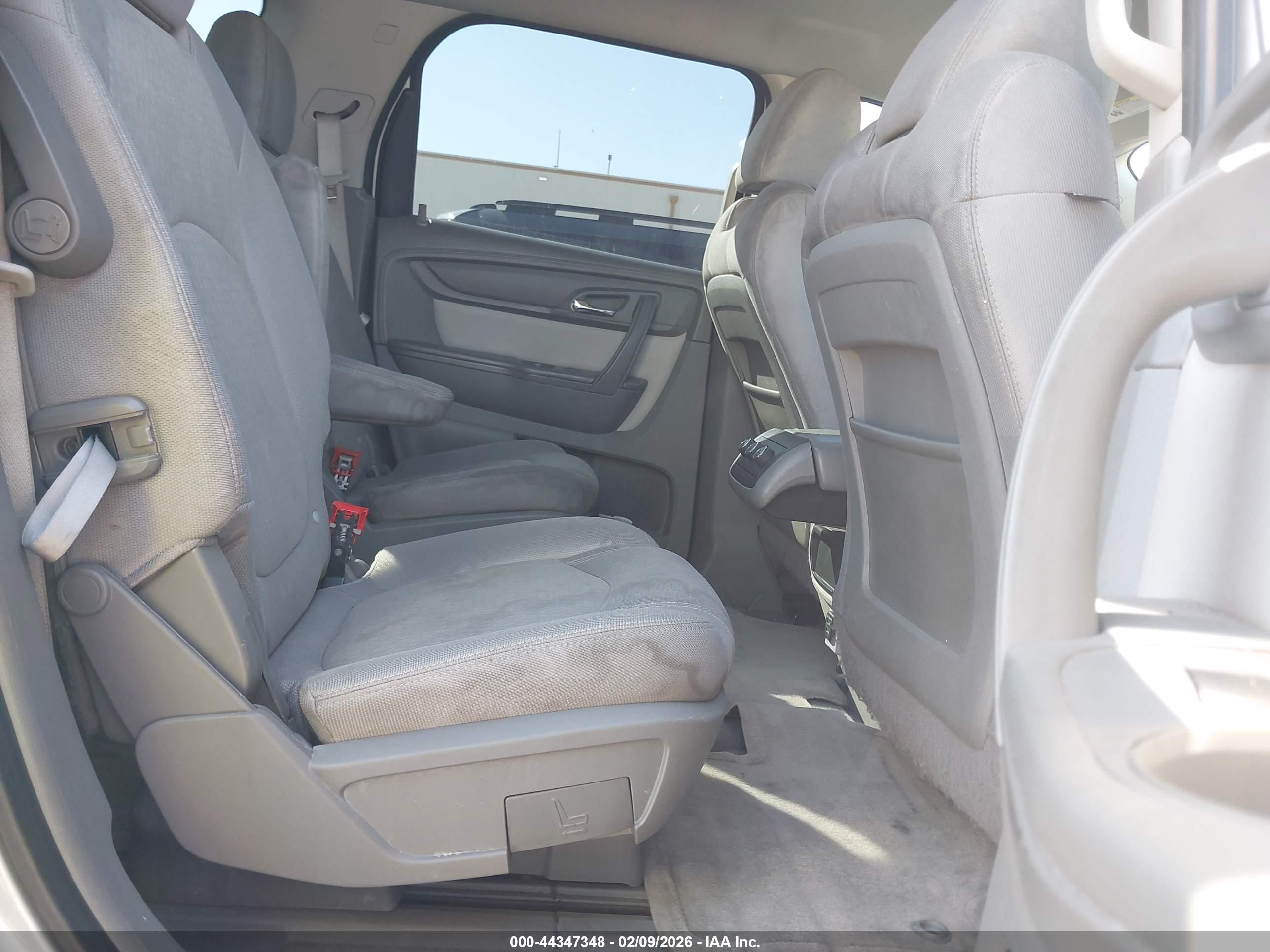 GMC ACADIA image 8