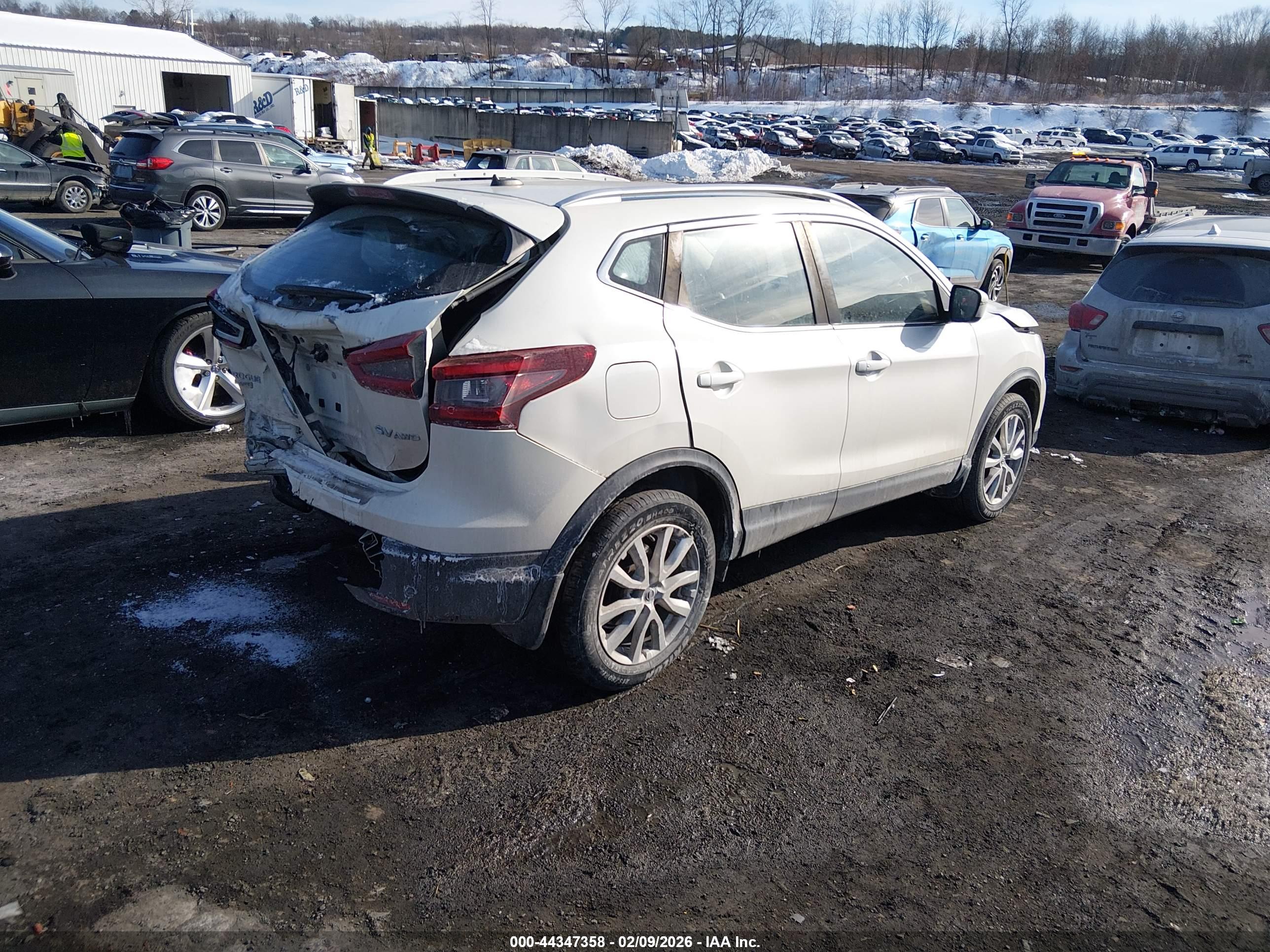 NISSAN ROGUE image 4