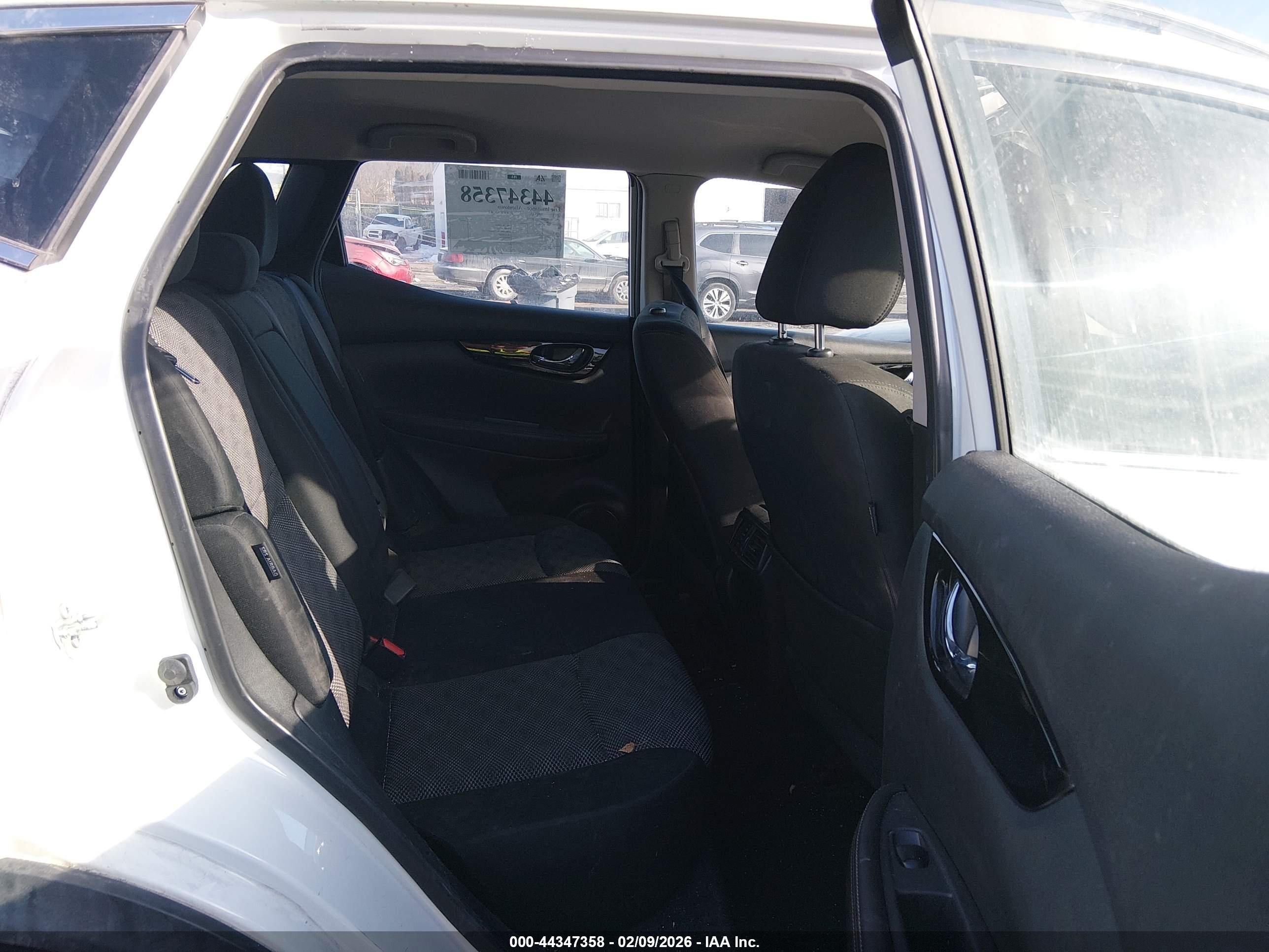 NISSAN ROGUE image 8