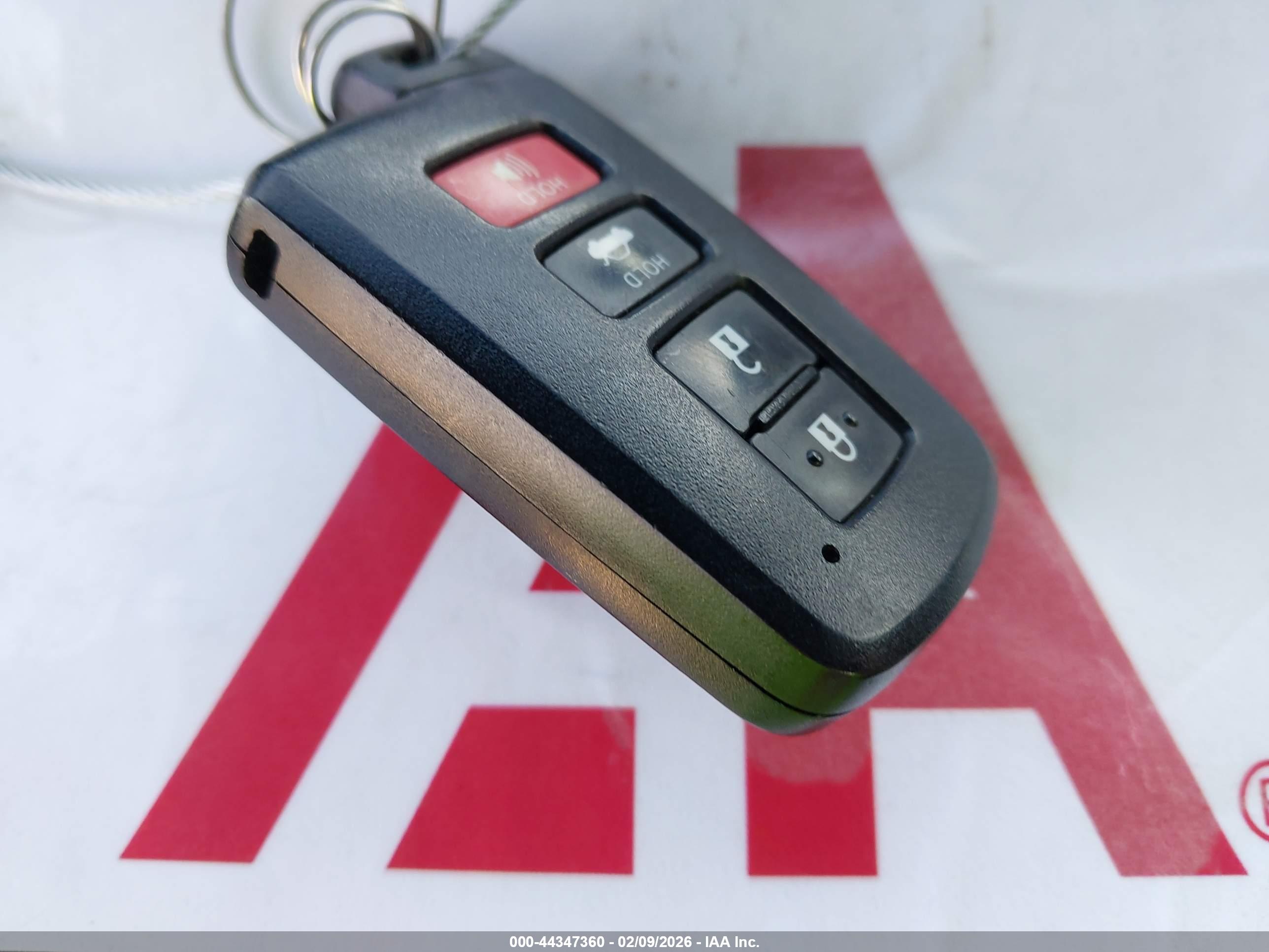 TOYOTA CAMRY image 11