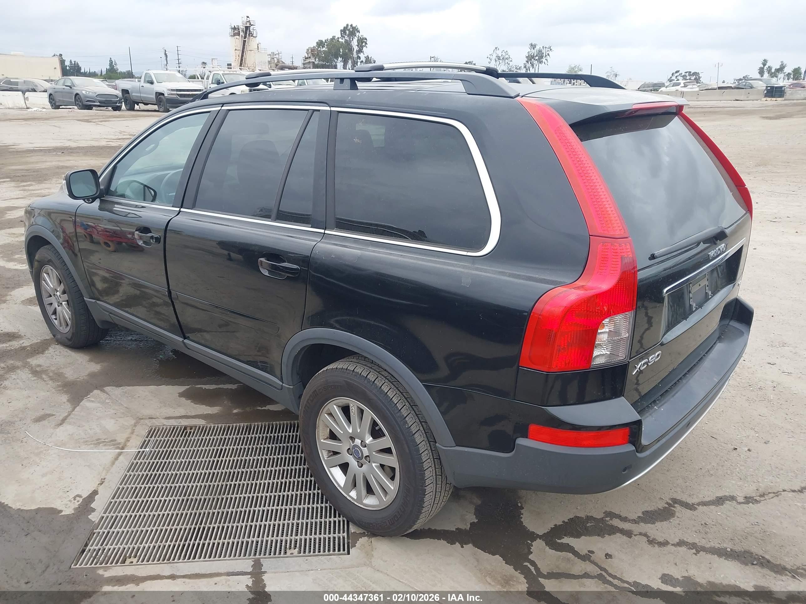 VOLVO XC90 image 3