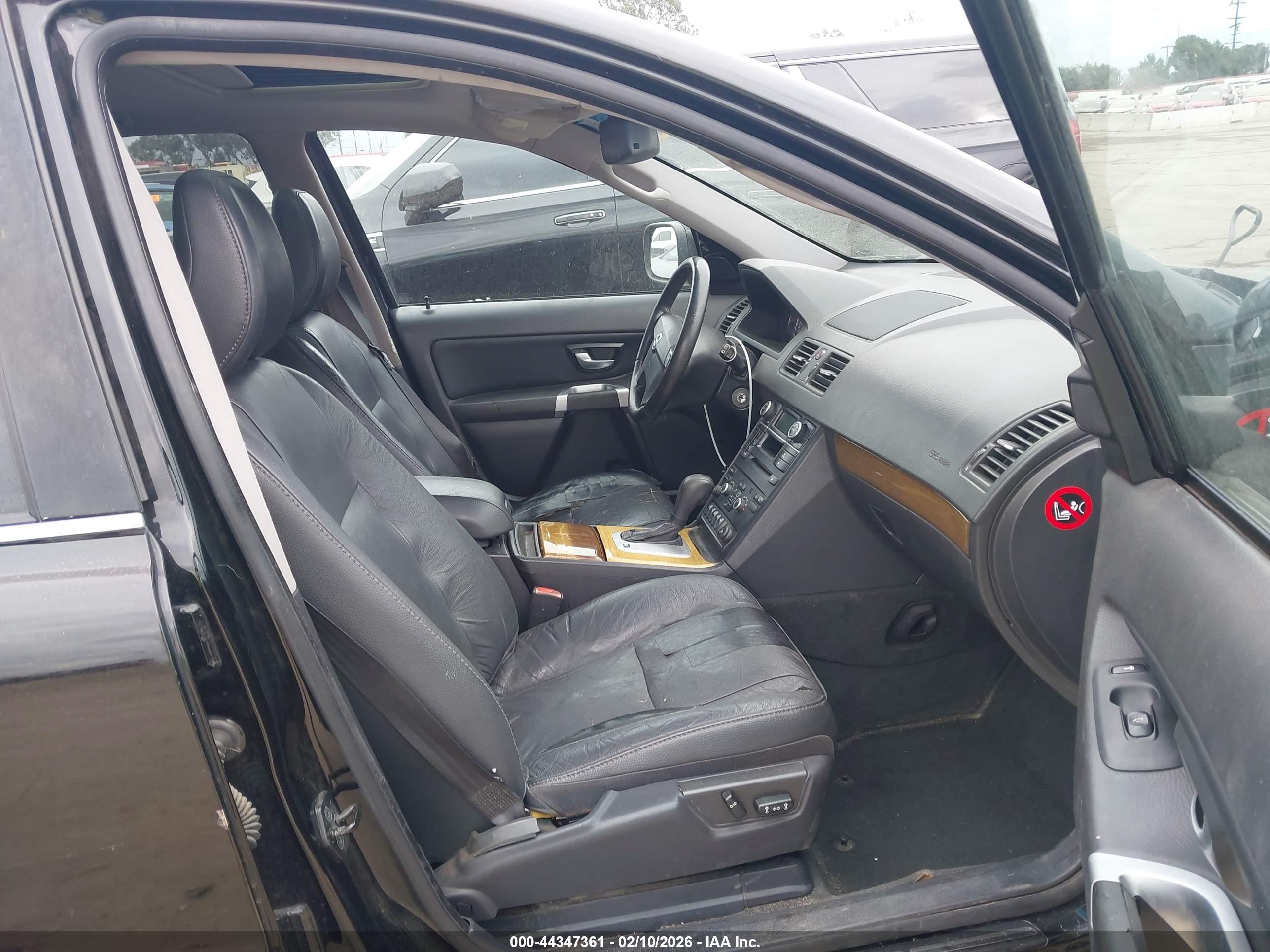 VOLVO XC90 image 5