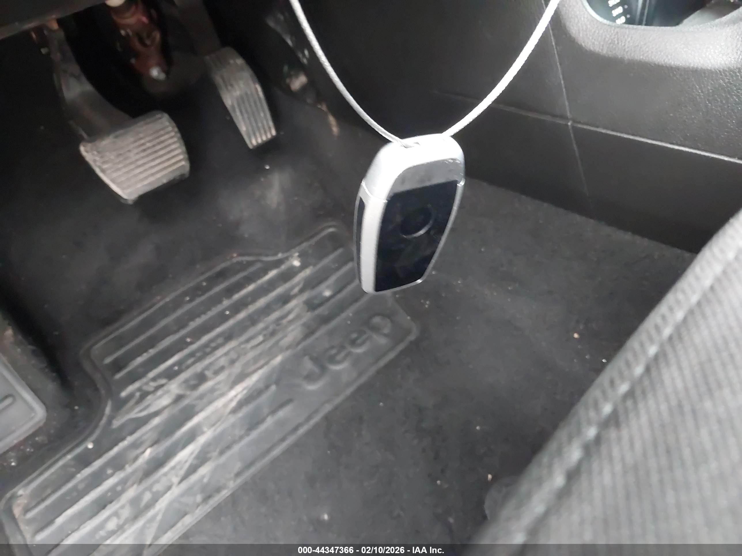 JEEP RENEGADE image 11