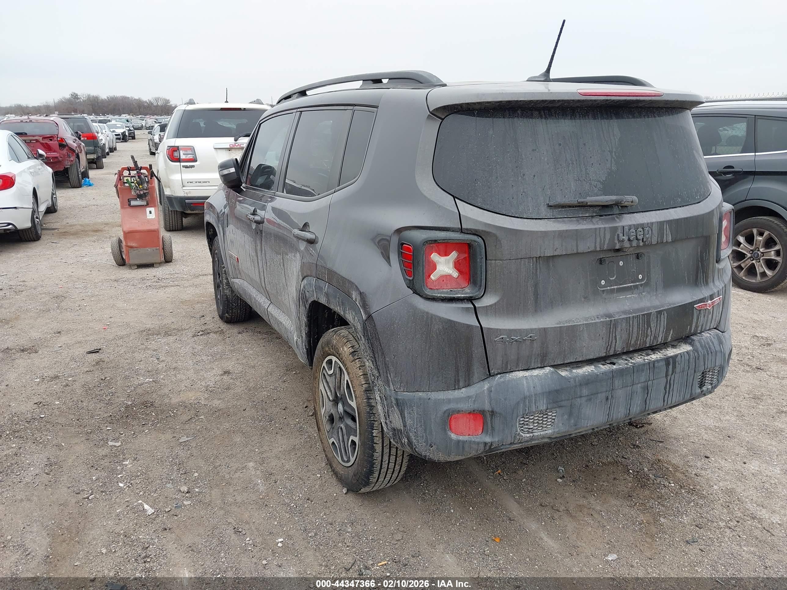 JEEP RENEGADE image 3