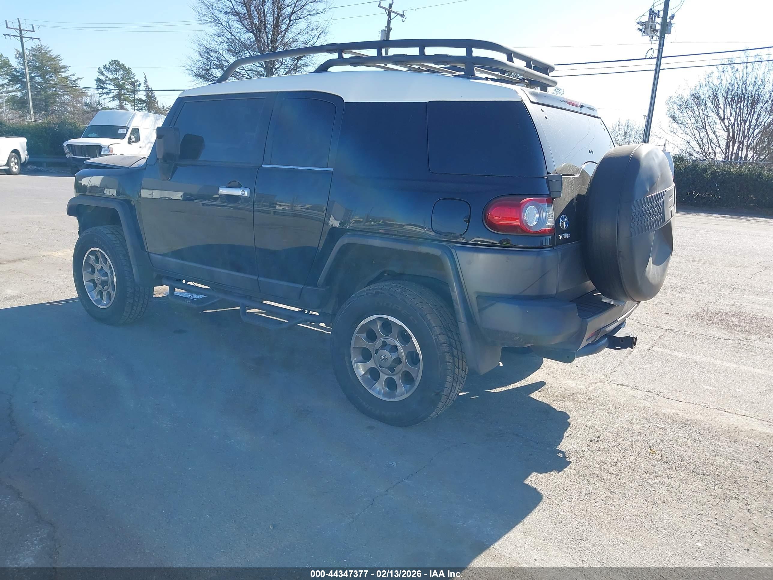 TOYOTA FJ image 3