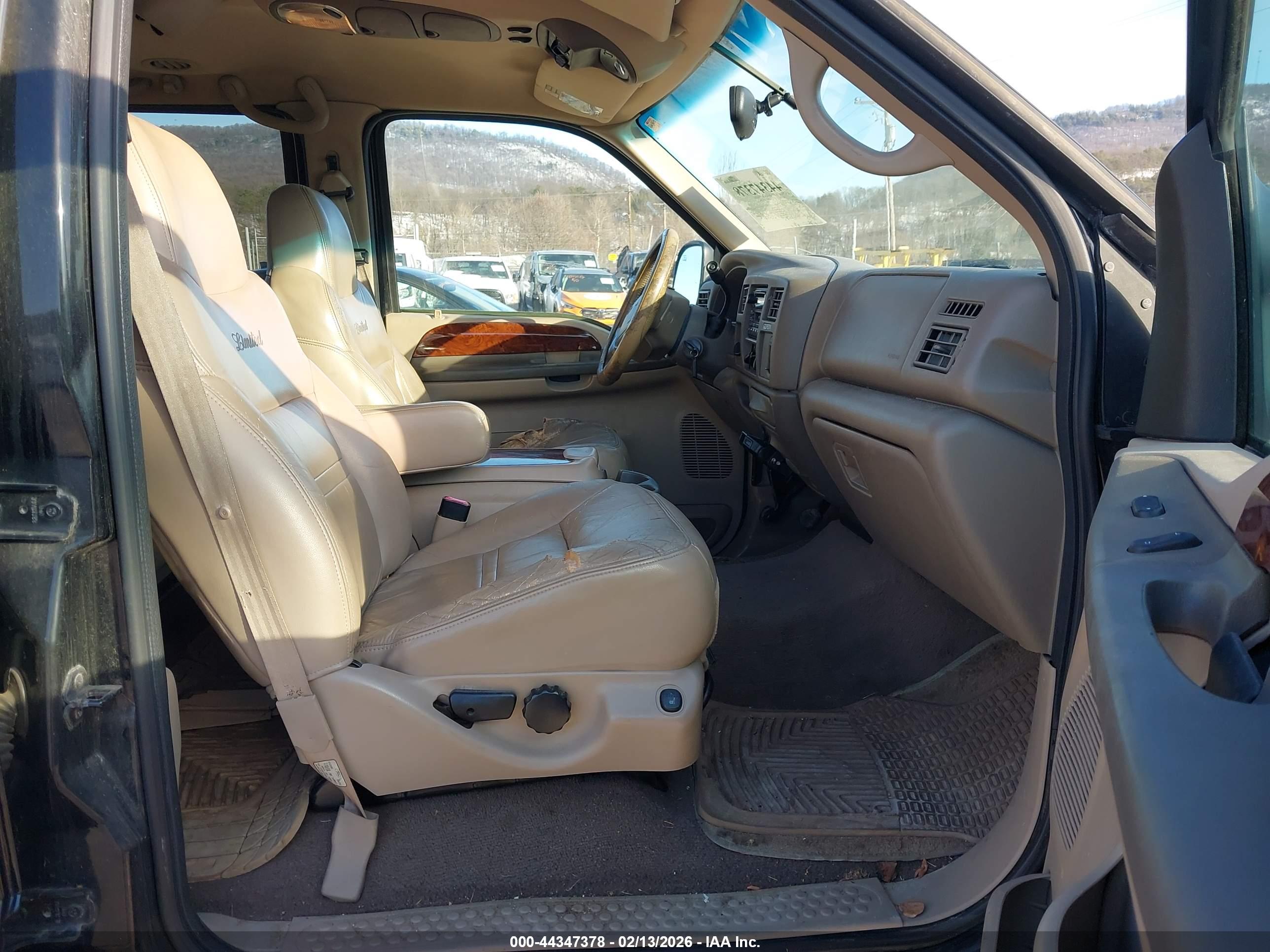 FORD EXCURSION image 5