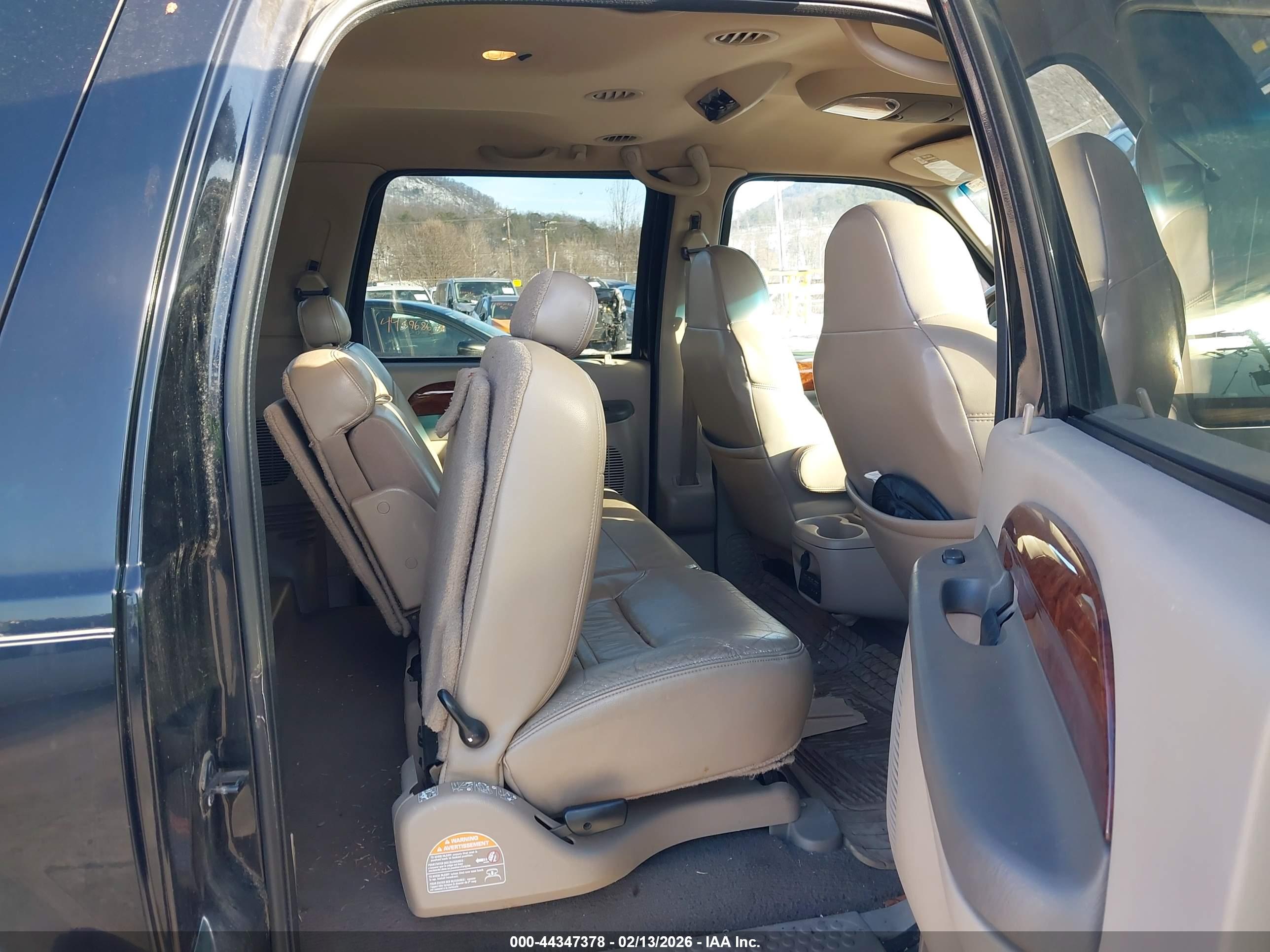 FORD EXCURSION image 8