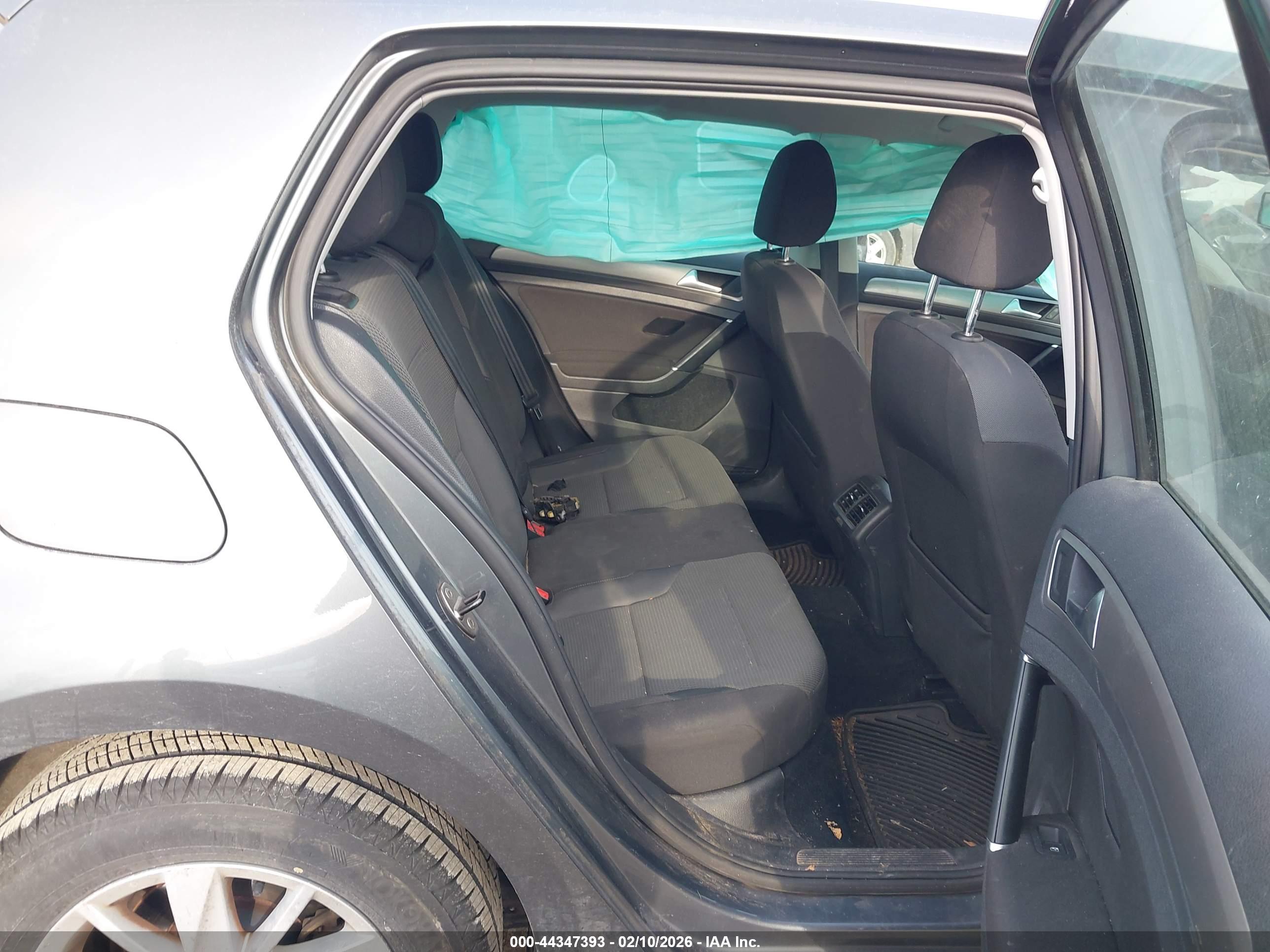 VOLKSWAGEN GOLF image 8