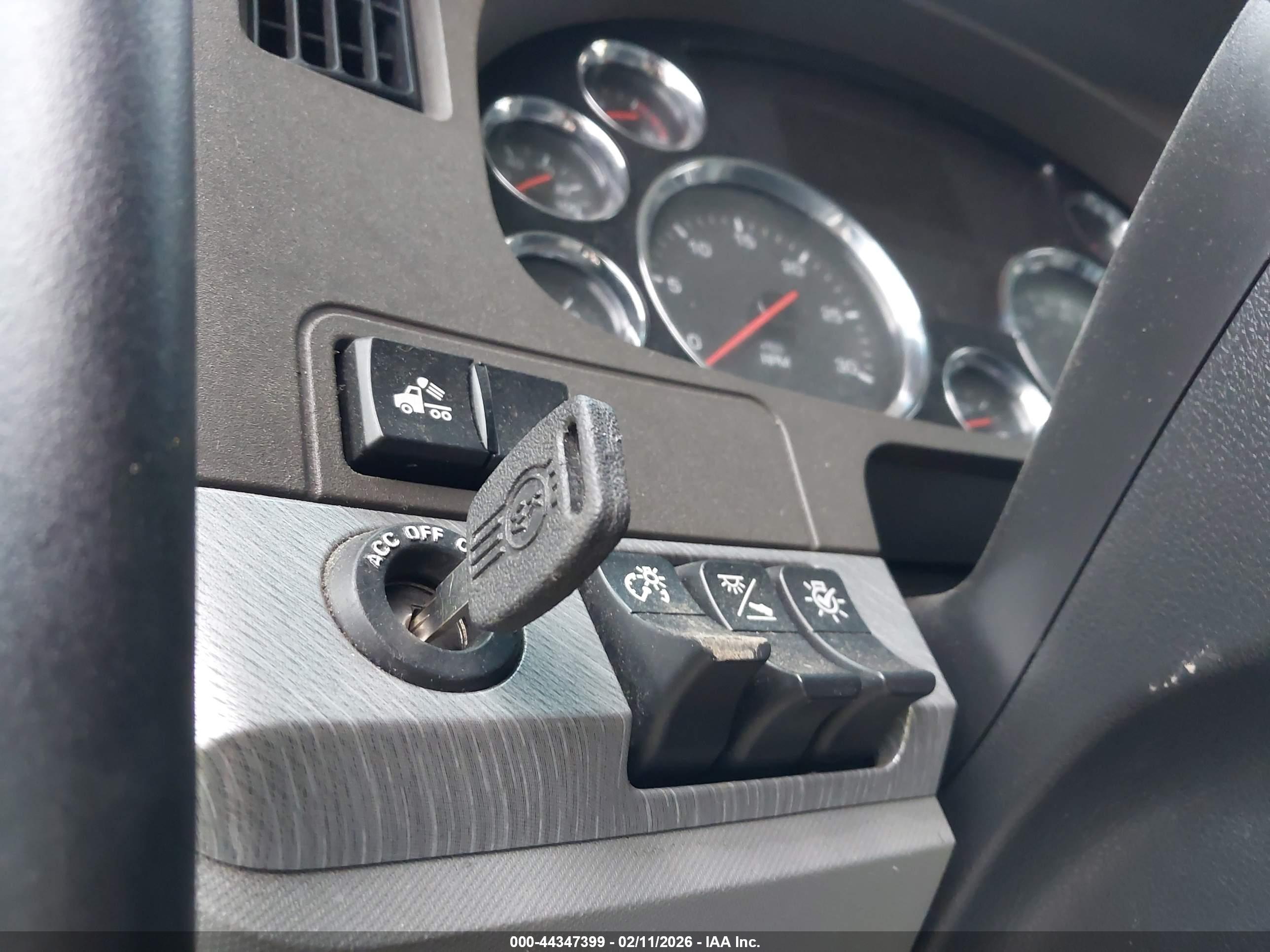 KENWORTH T680 image 11