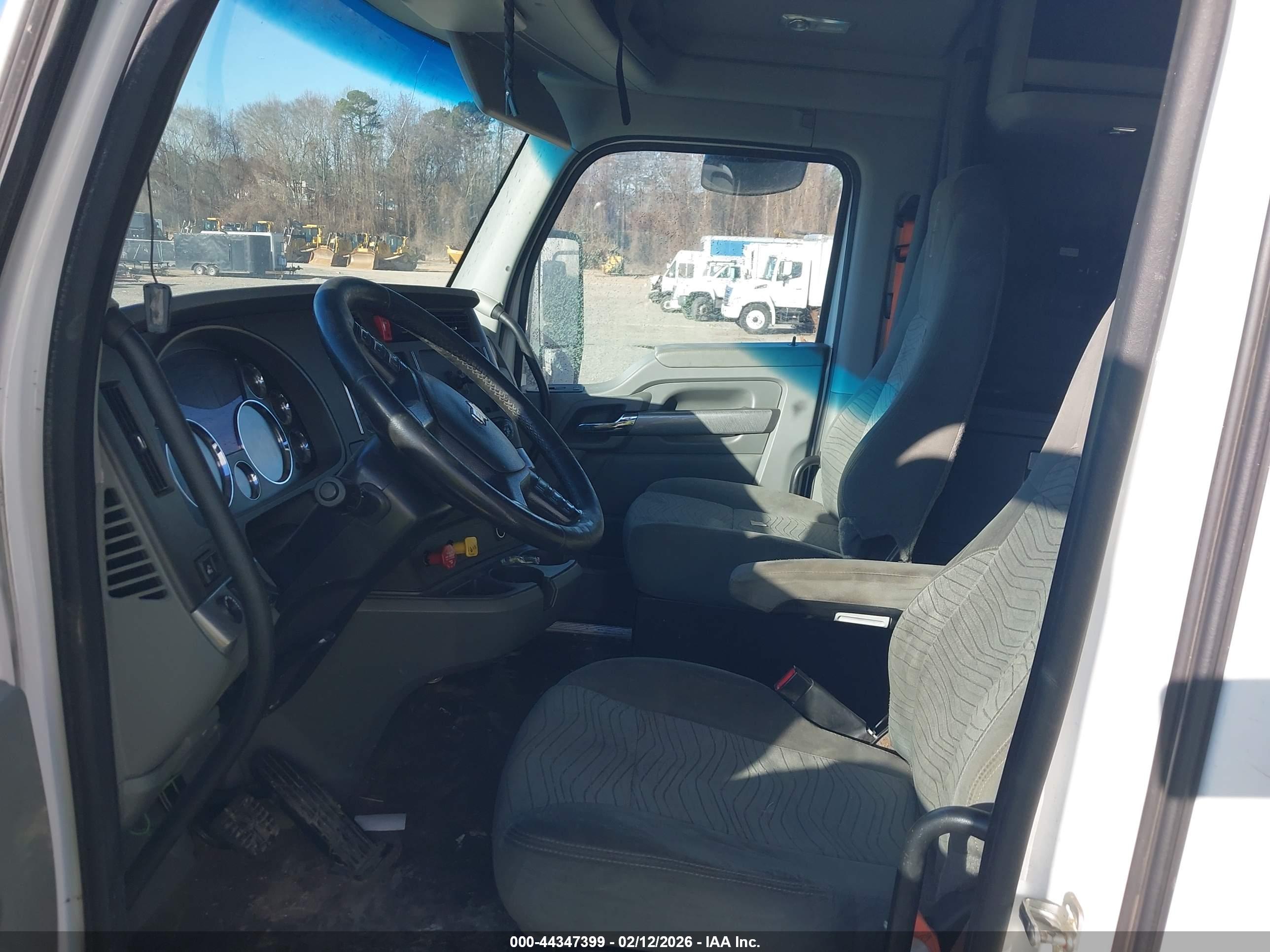 KENWORTH T680 image 8