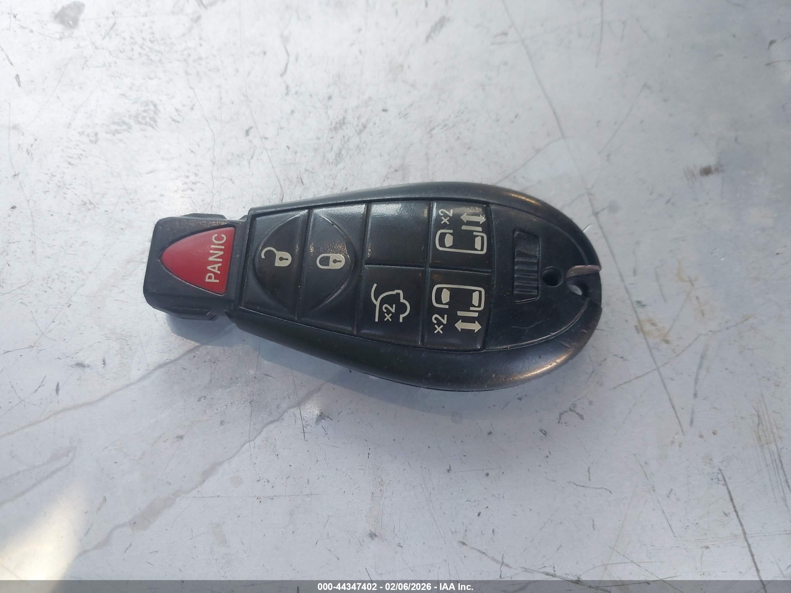 CHRYSLER TOWN image 11