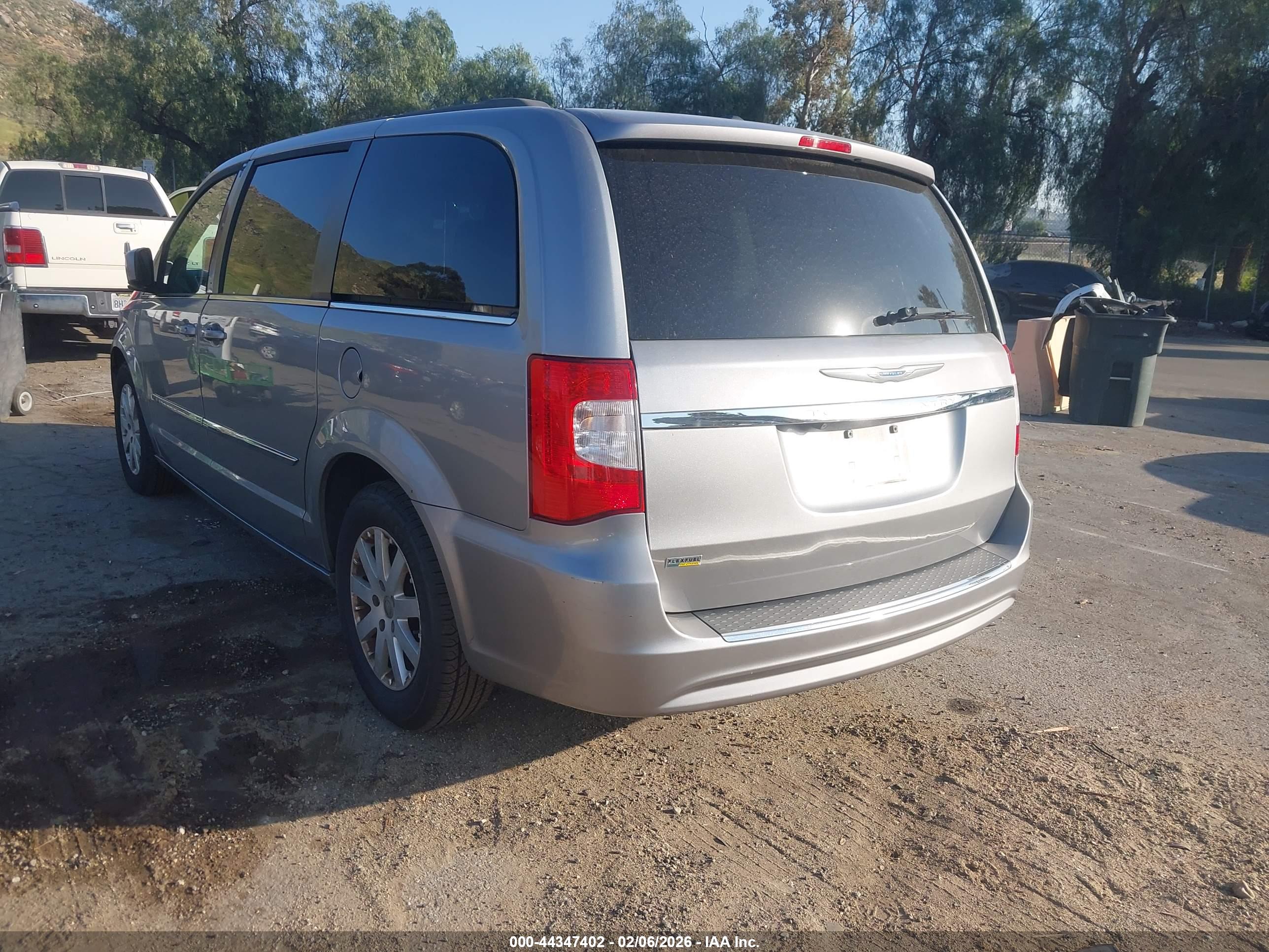 CHRYSLER TOWN image 3