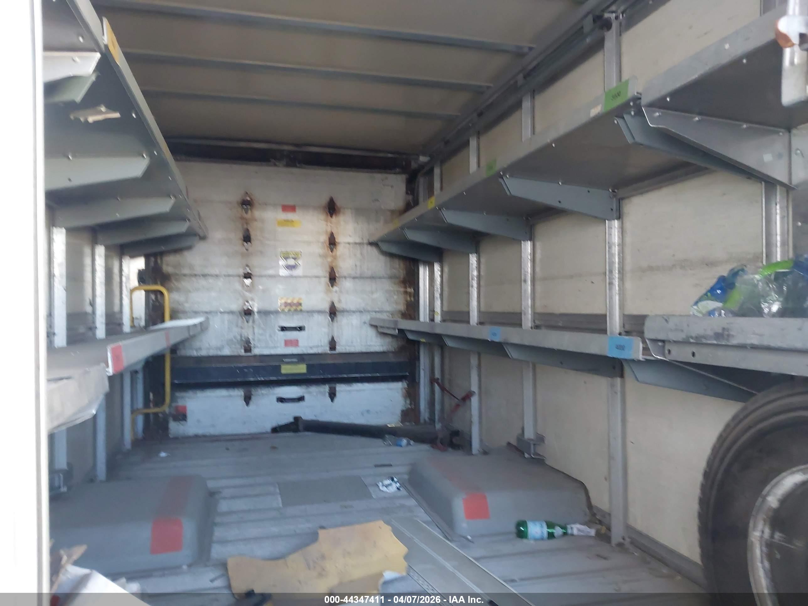 ISUZU COMMERCIAL image 8