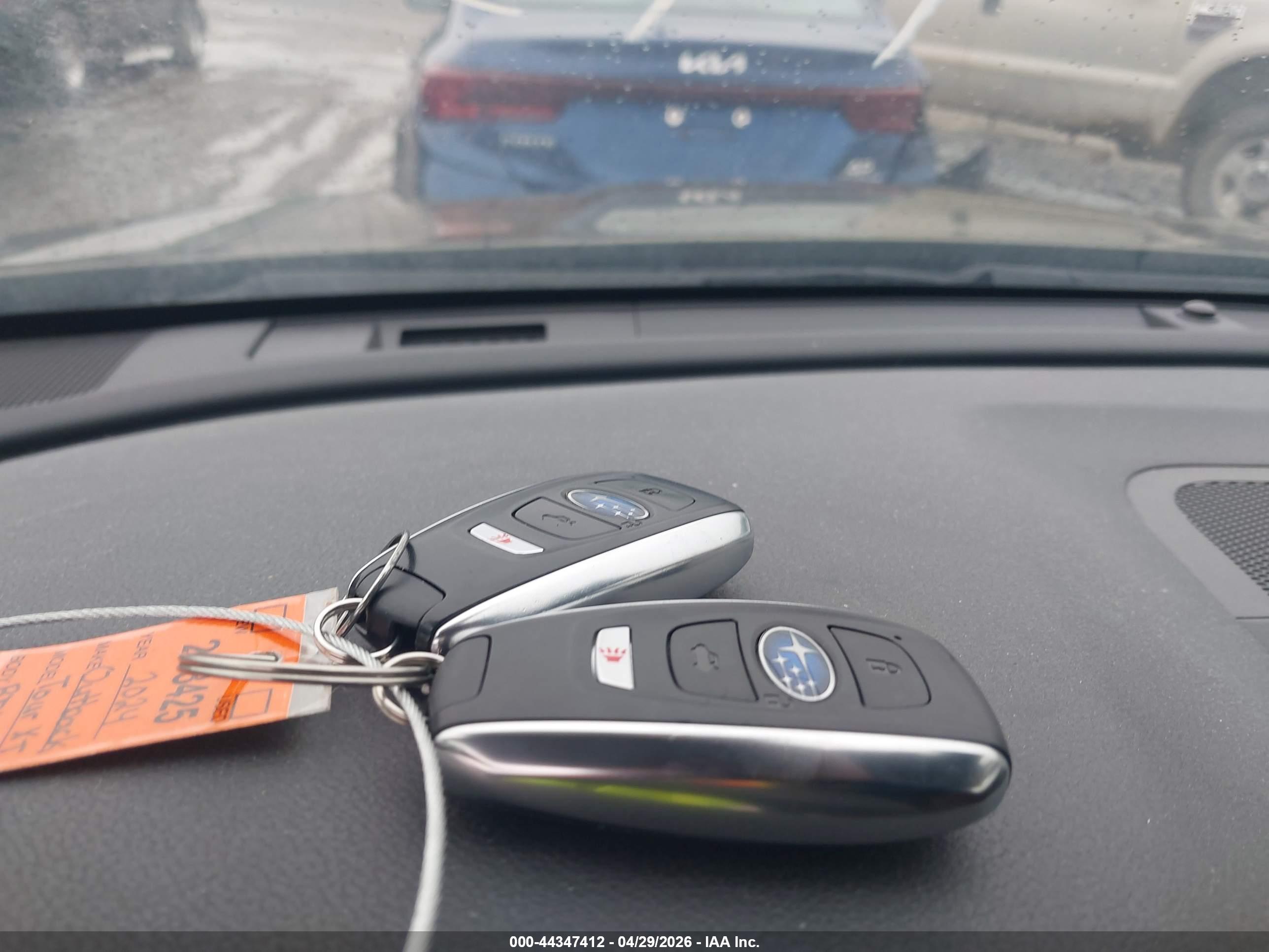 SUBARU OUTBACK image 11