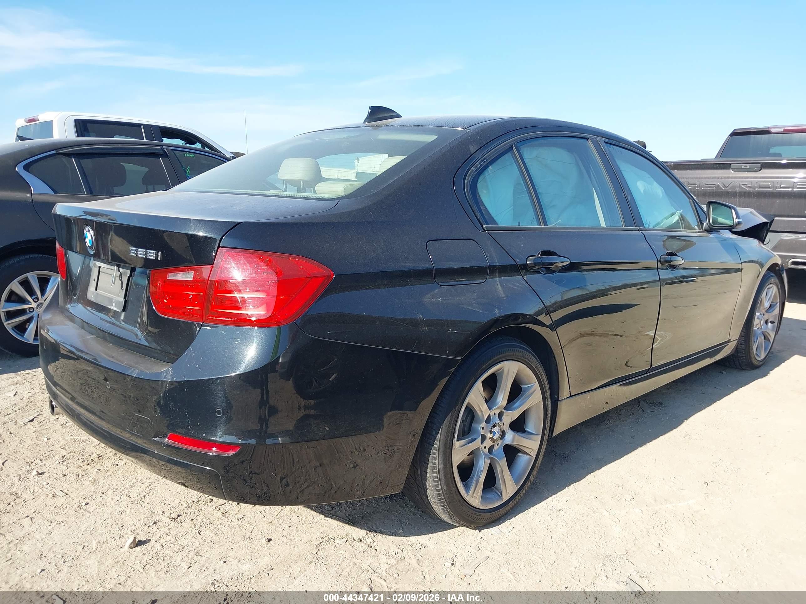 BMW 328I image 4