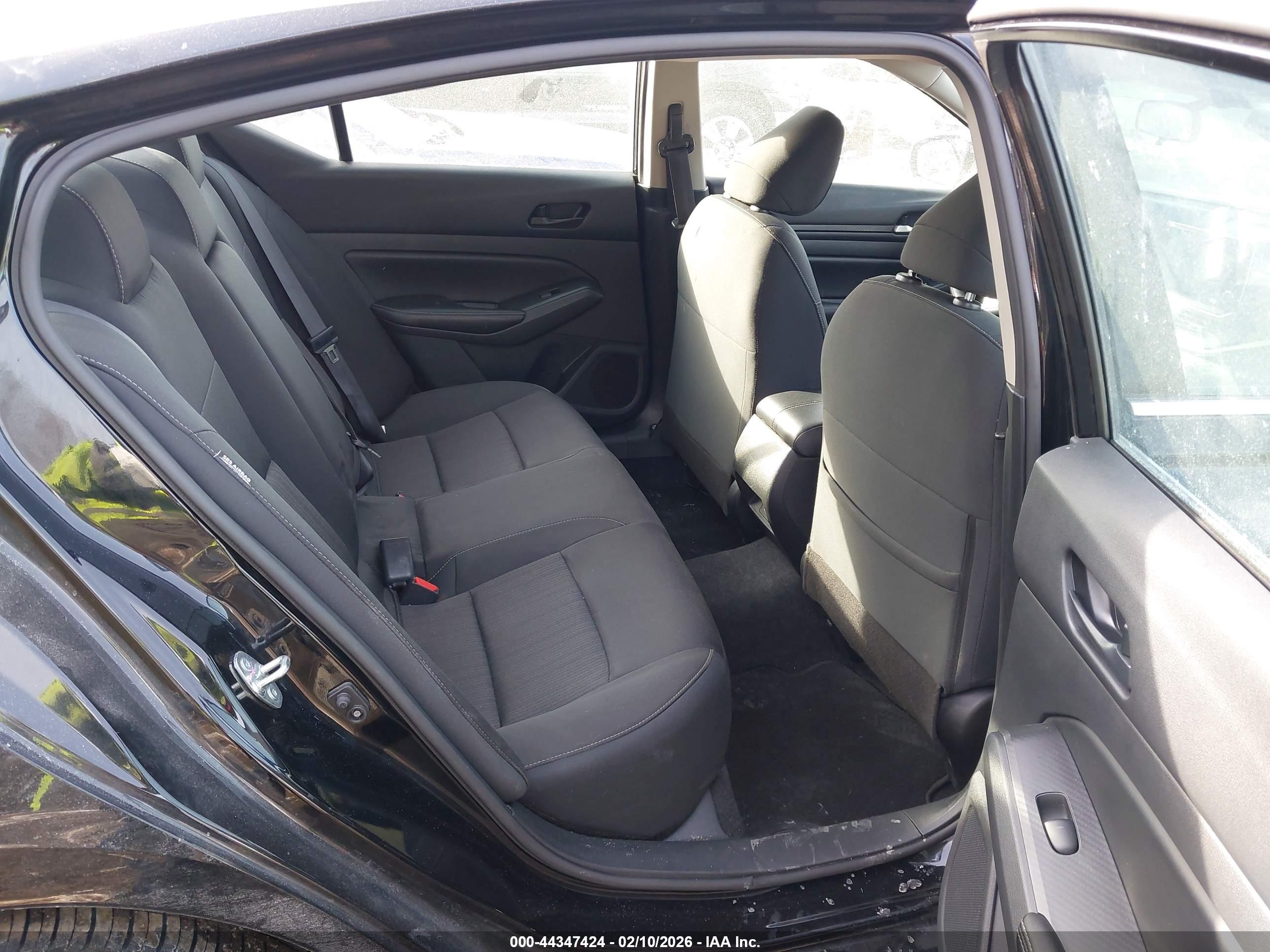 NISSAN ALTIMA image 8