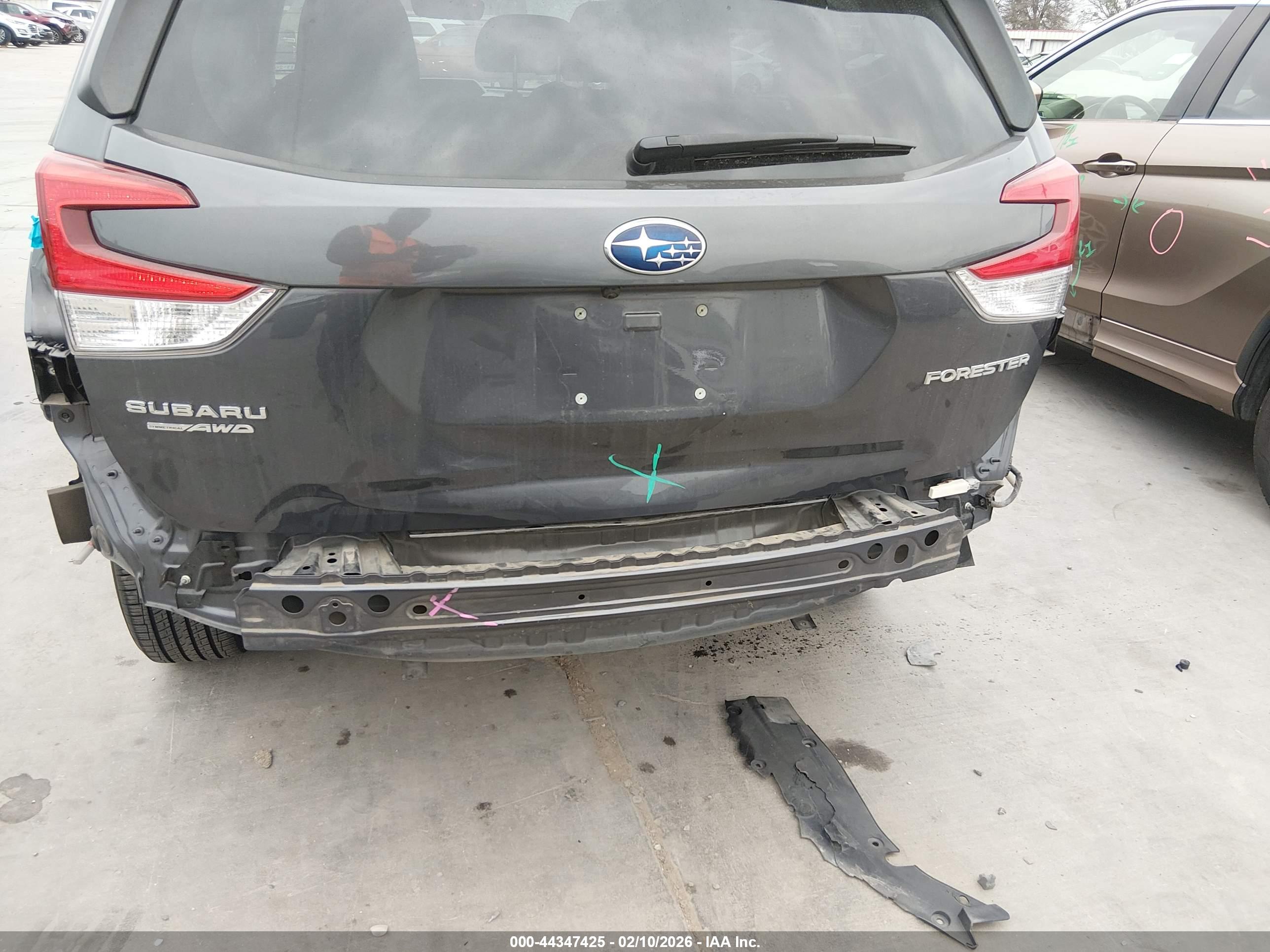 SUBARU FORESTER image 6